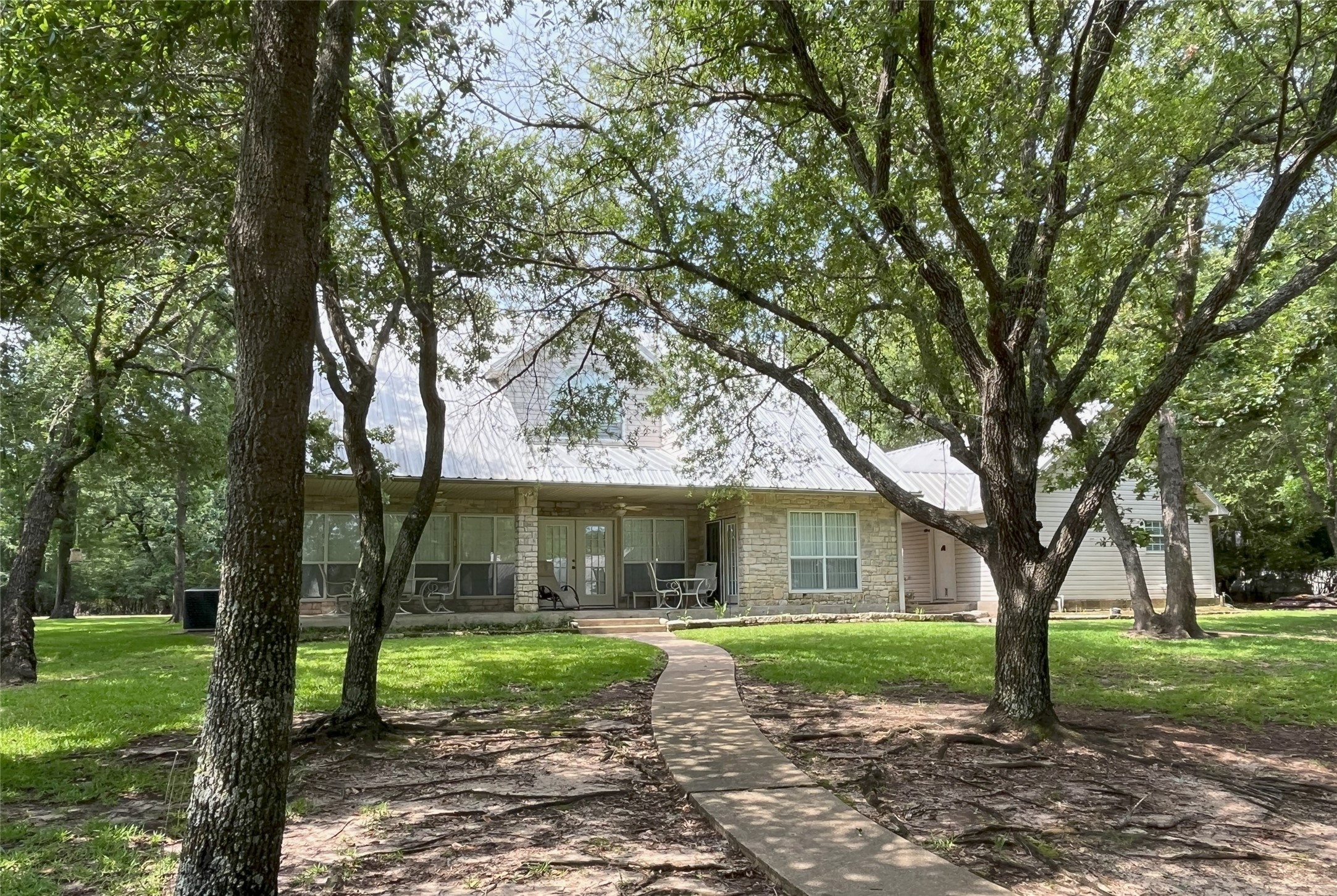 11683 Lakeshore Drive Property Photo 1