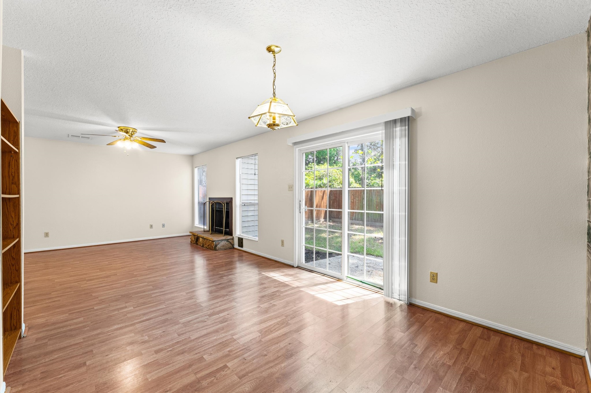 4 Blue Fox Court Property Photo 2