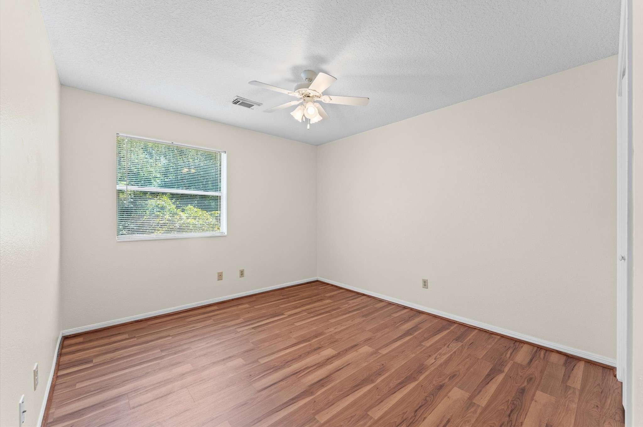 4 Blue Fox Court Property Photo 9