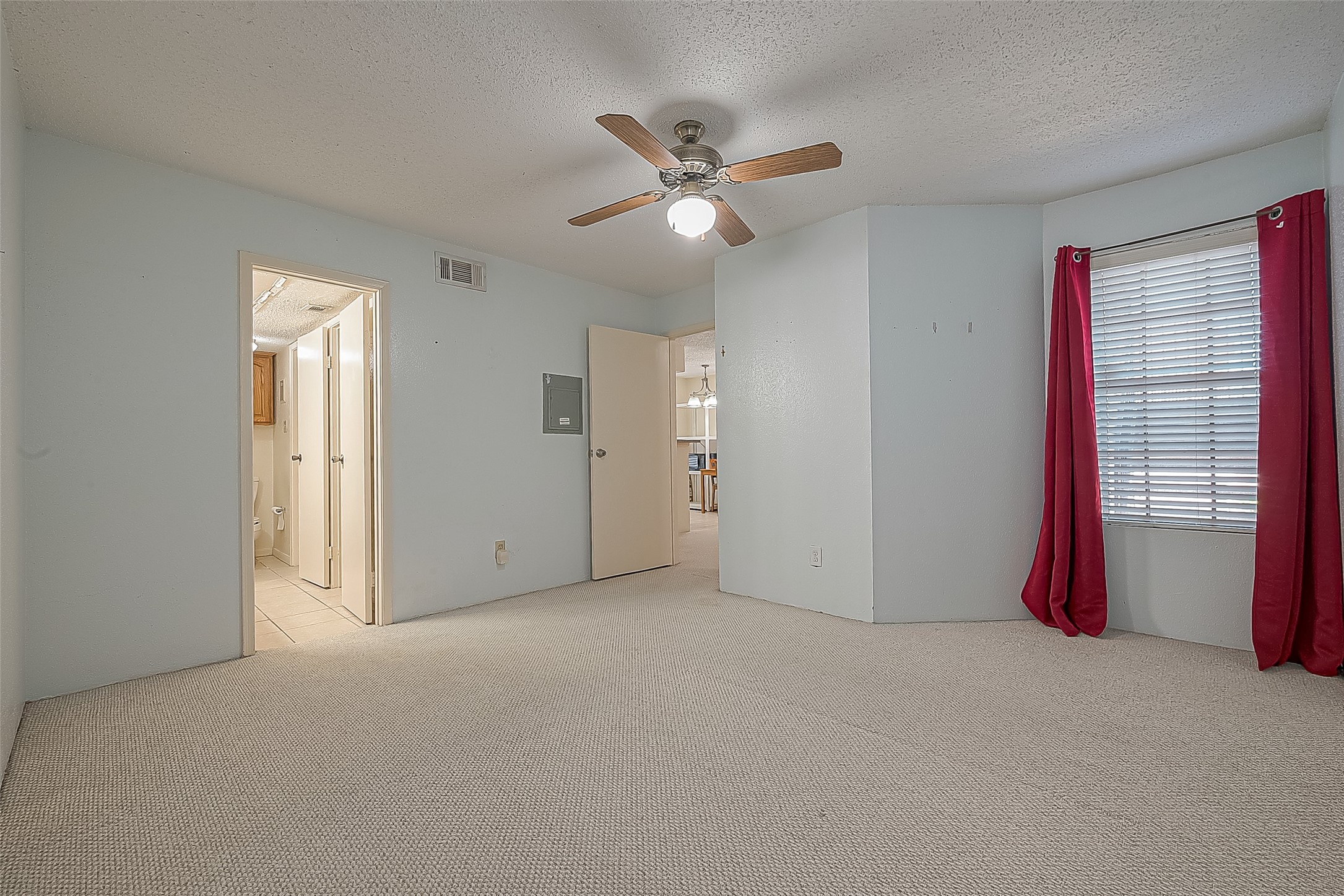 2750 Holly Hall Street 1707 Property Photo 7