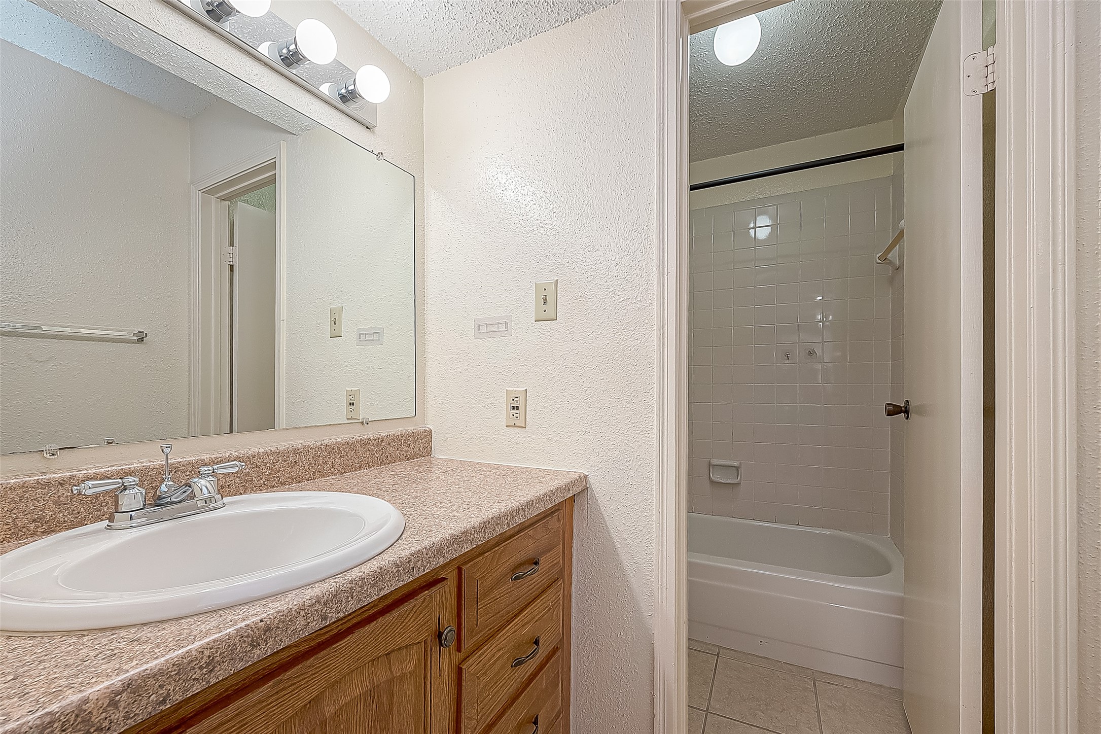 2750 Holly Hall Street 1707 Property Photo 14
