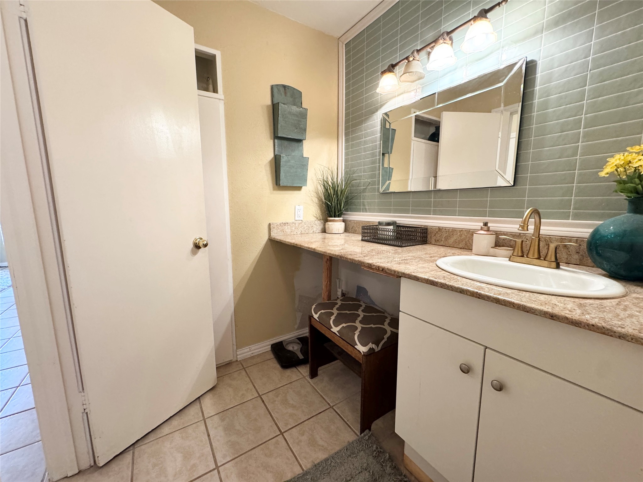 5550 N Braeswood Boulevard 128 Property Photo 11