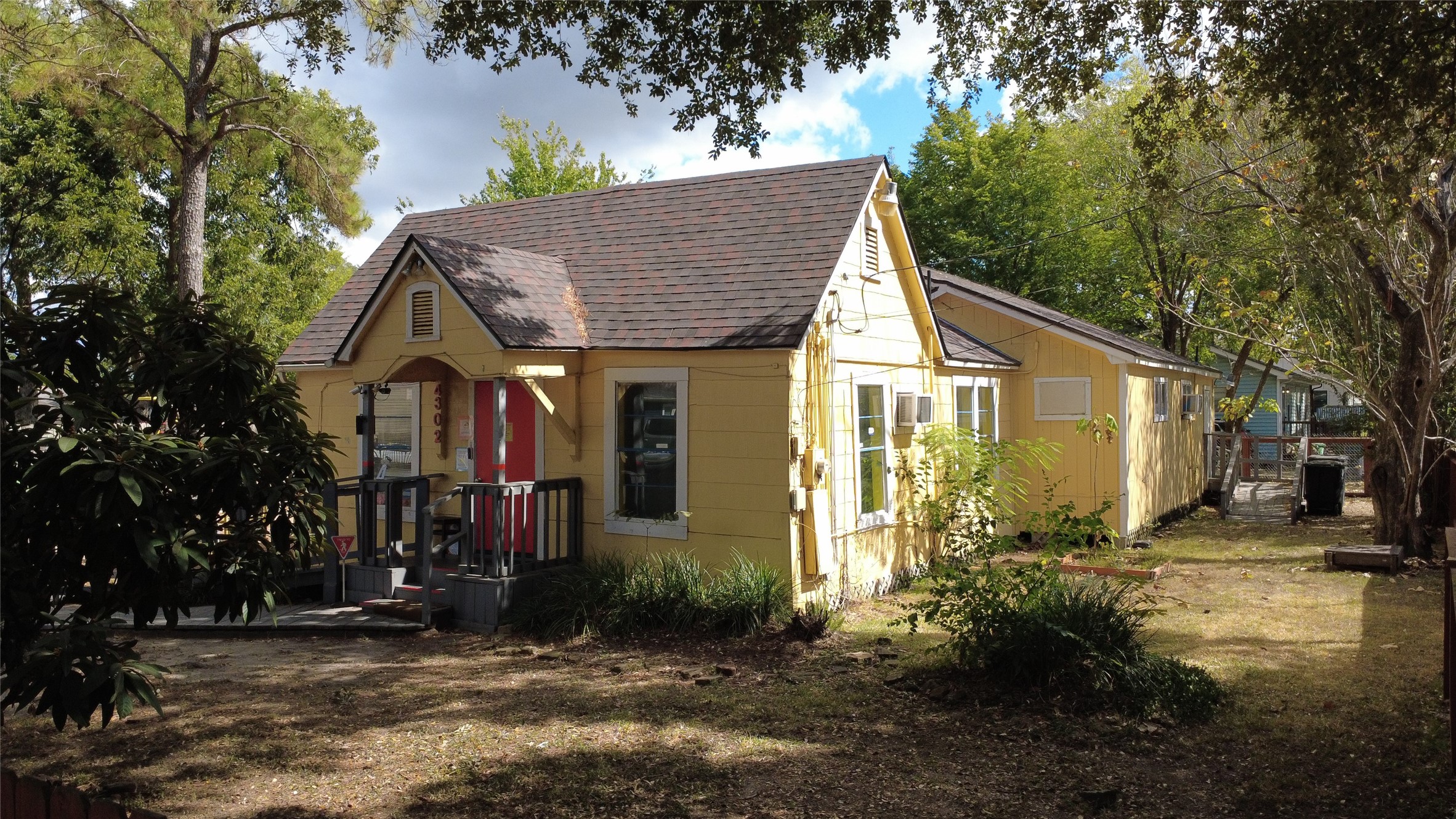 4302 Delhi Street Property Photo 3