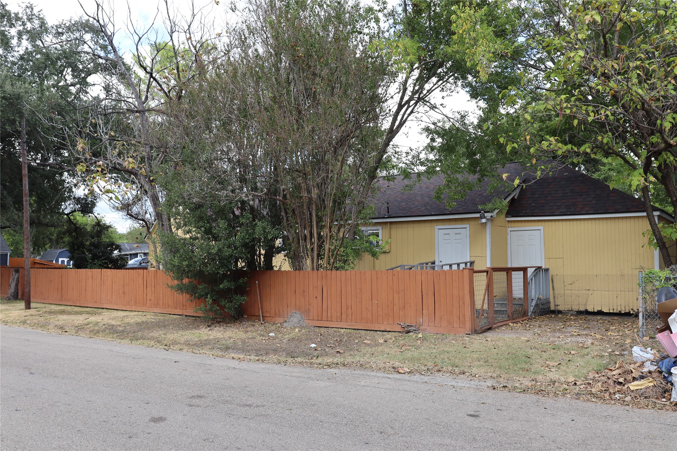 4302 Delhi Street Property Photo 4