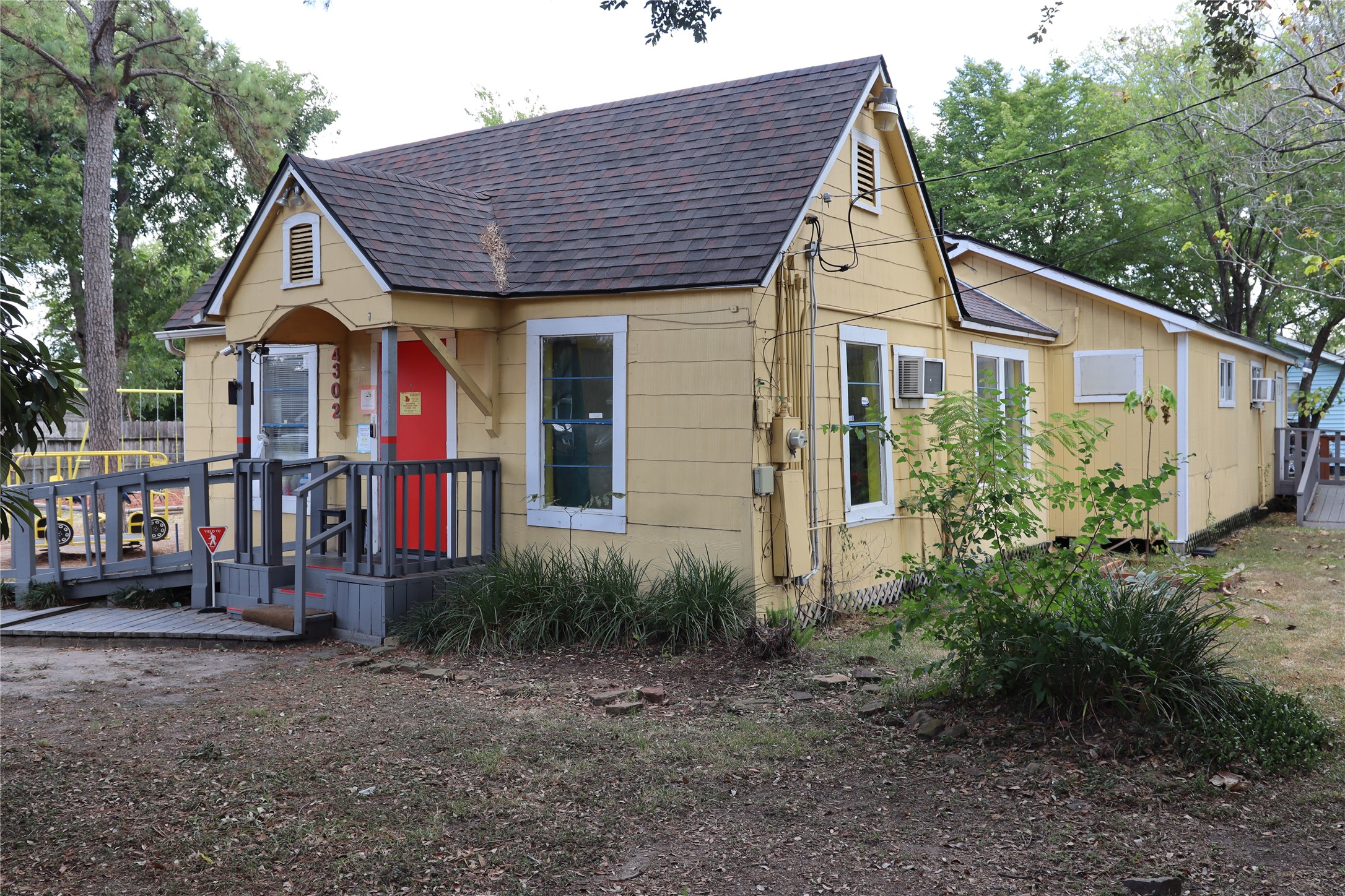 4302 Delhi Street Property Photo 10