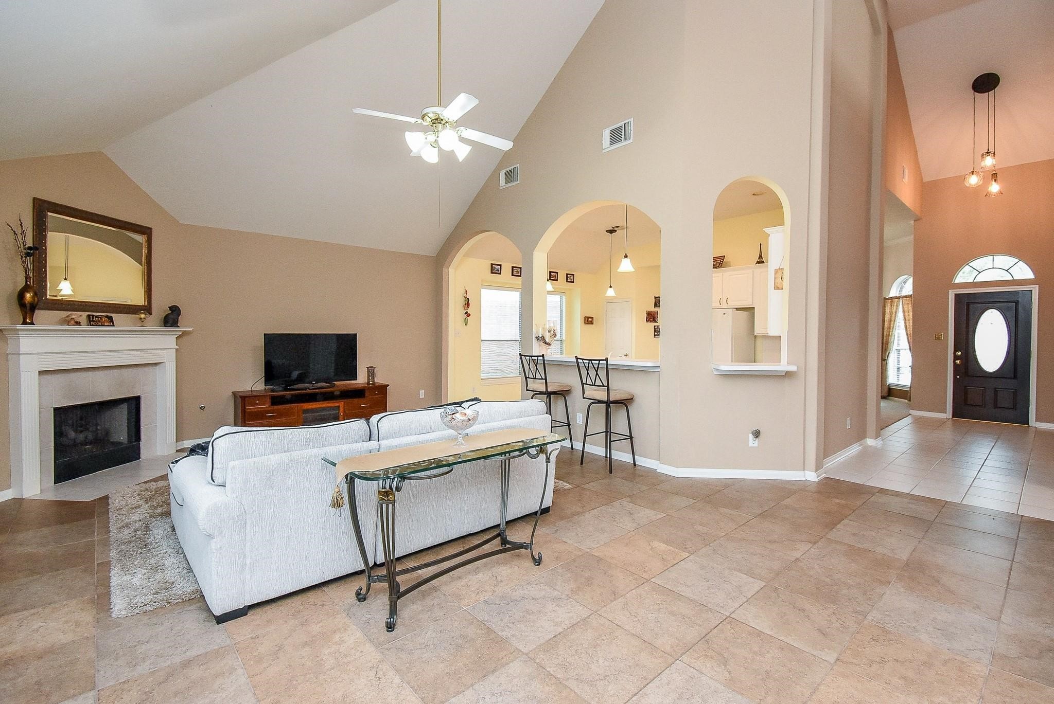 1727 Maryvale Drive Property Photo 2
