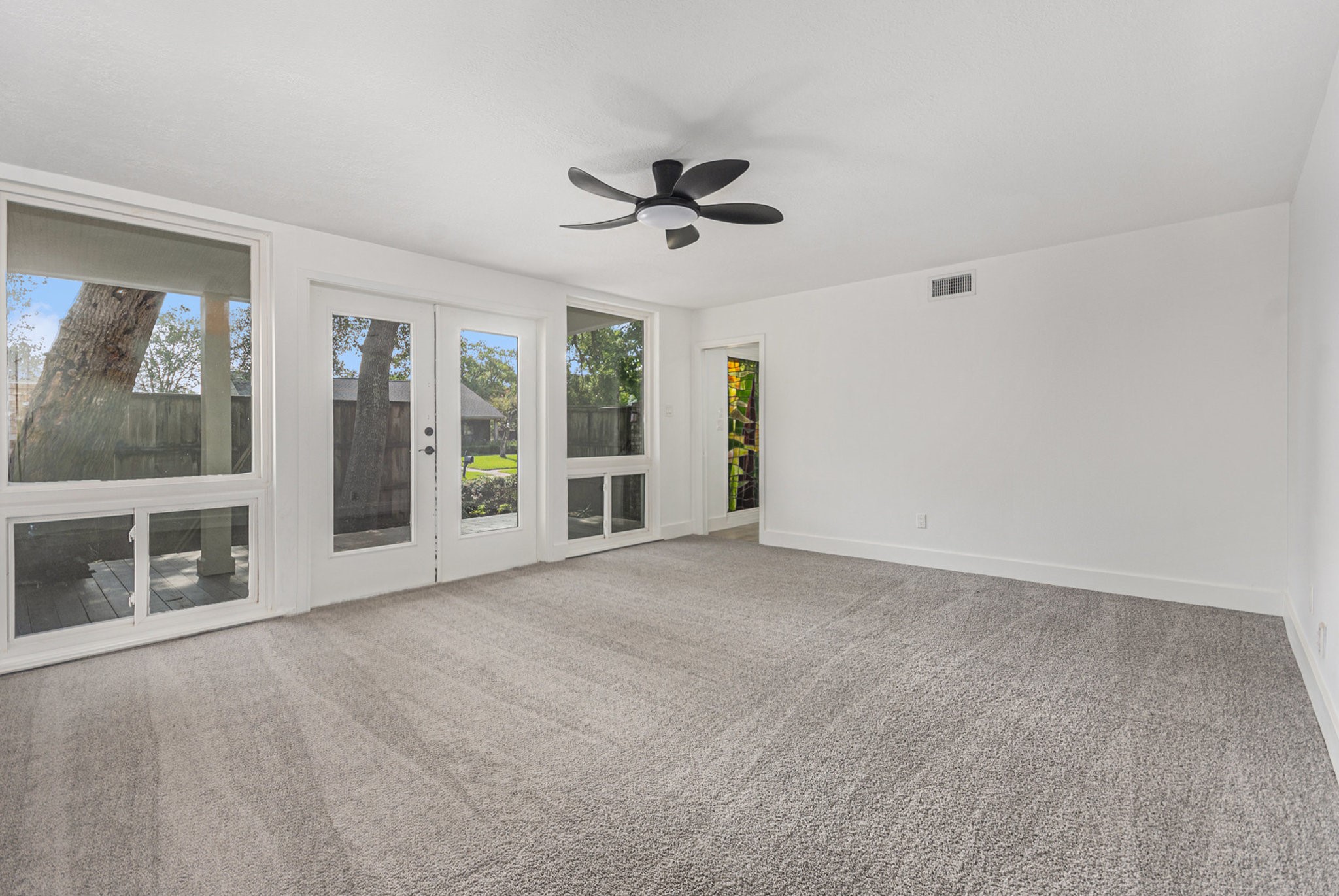 4334 Lake Grove Drive Property Photo 15