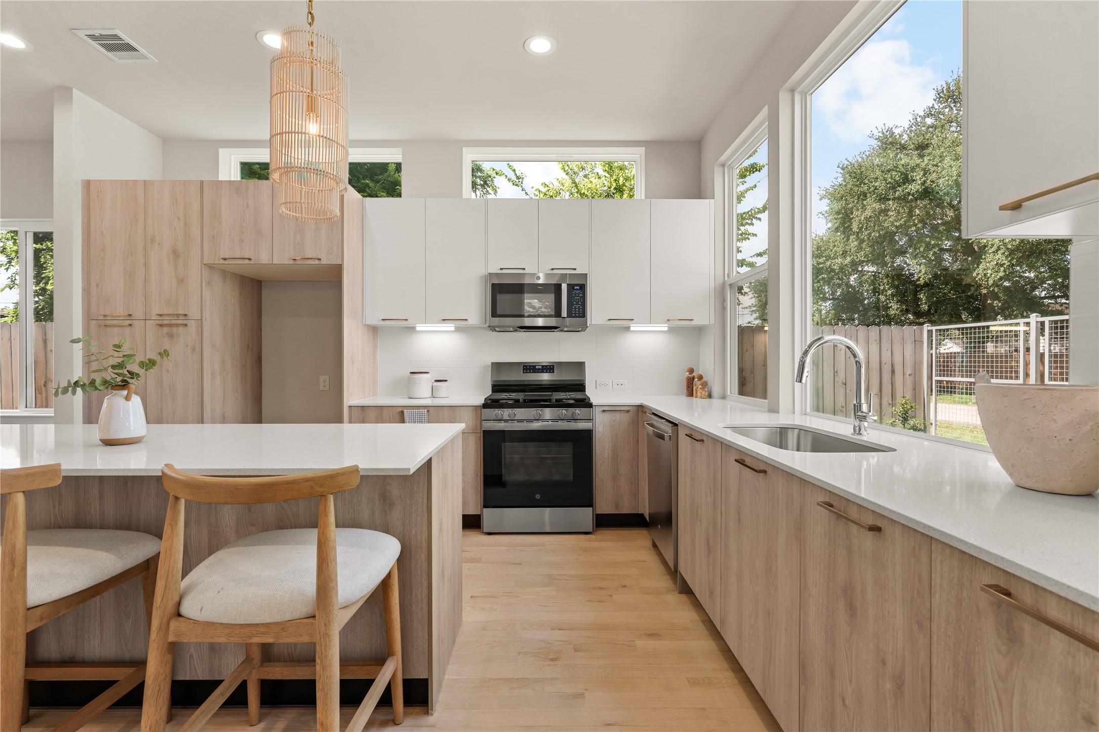 1806 Yates Street Property Photo 1