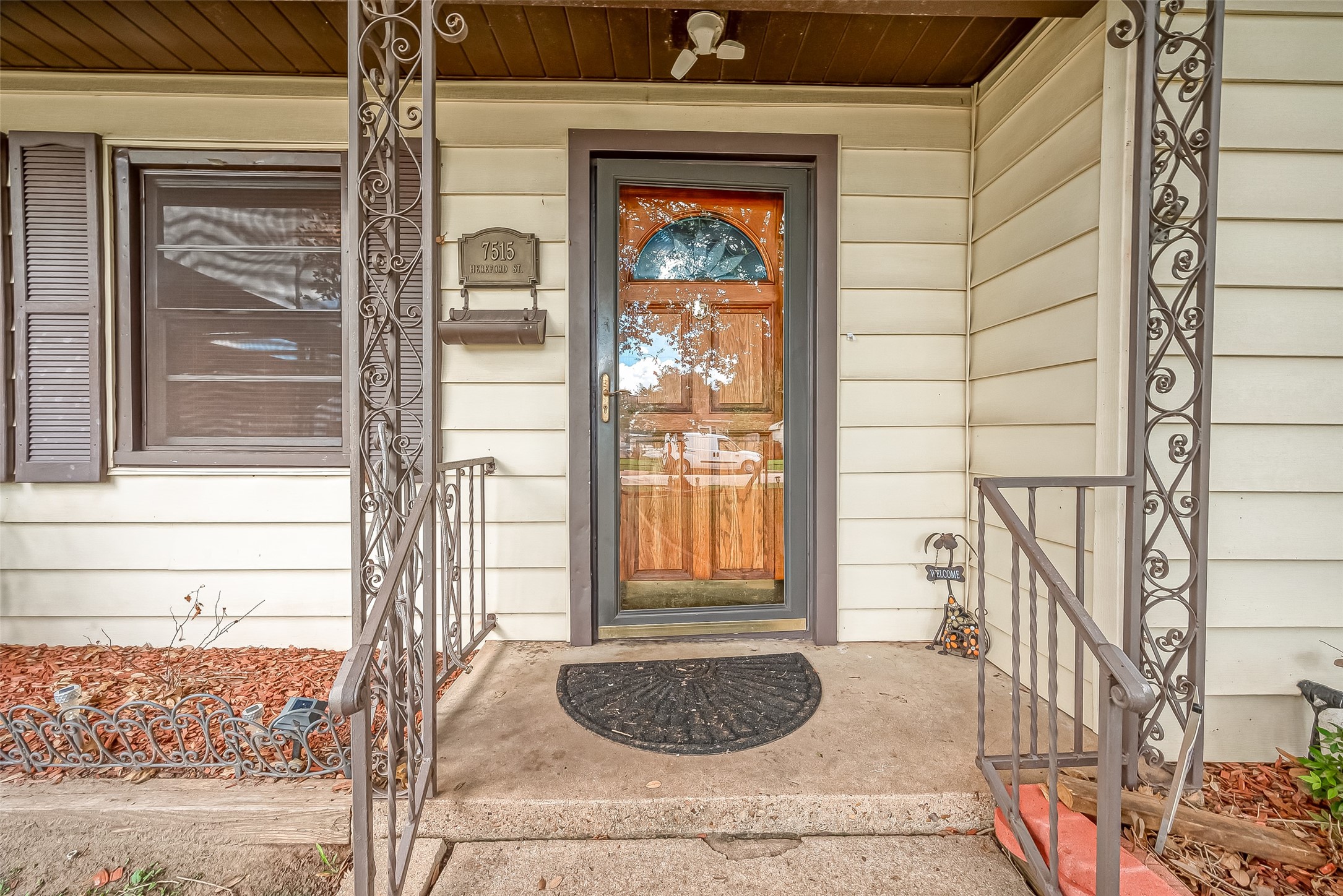 7515 Hereford Street Property Photo 4