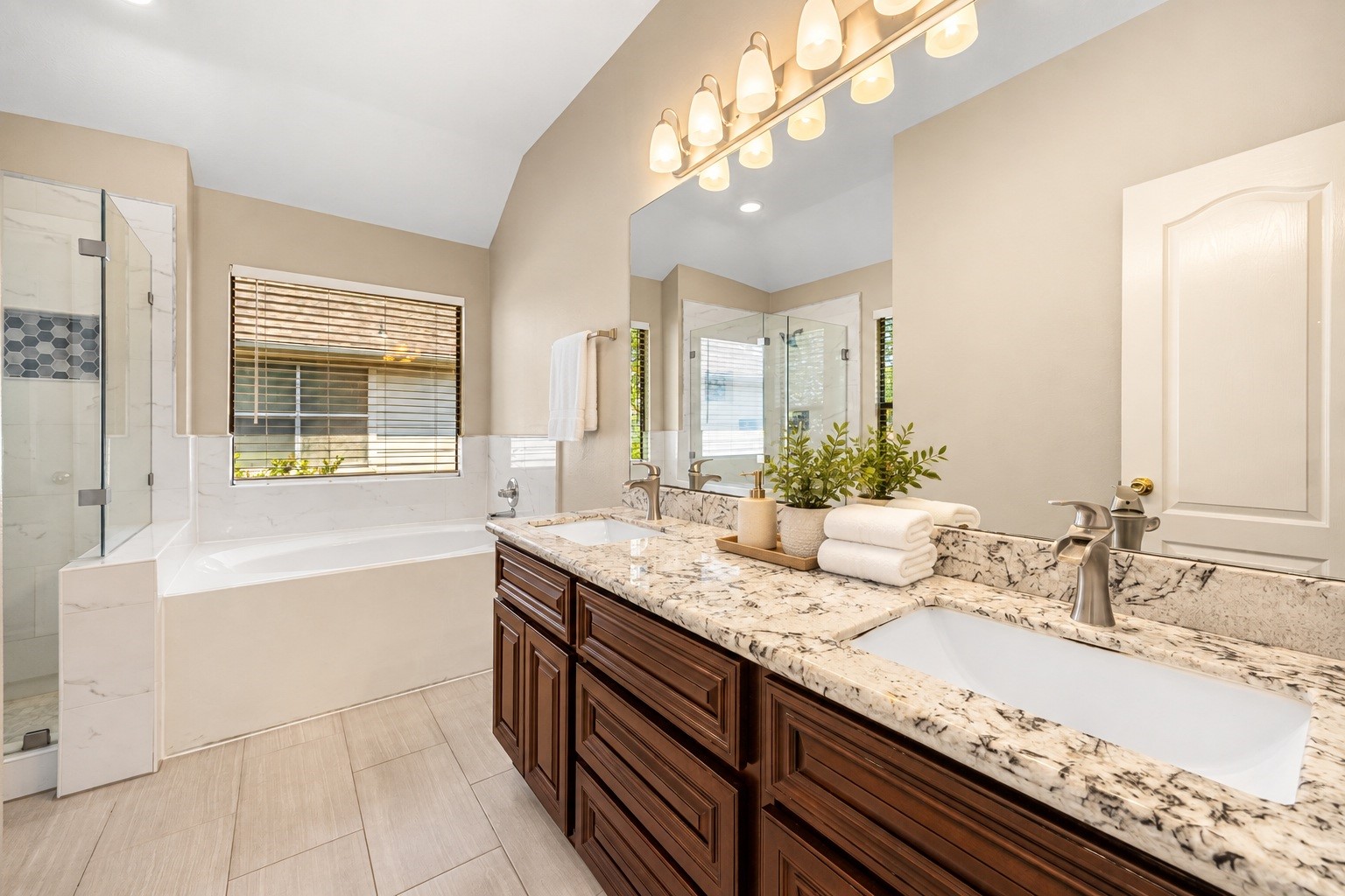 5610 Brazos Springs Drive Property Photo 11