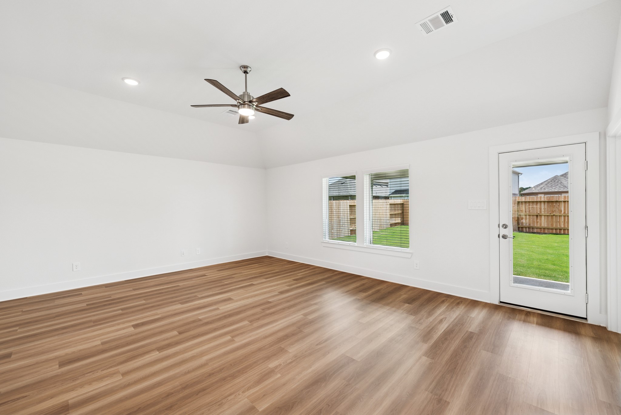 21306 Villa Spruce Lane Property Photo 3