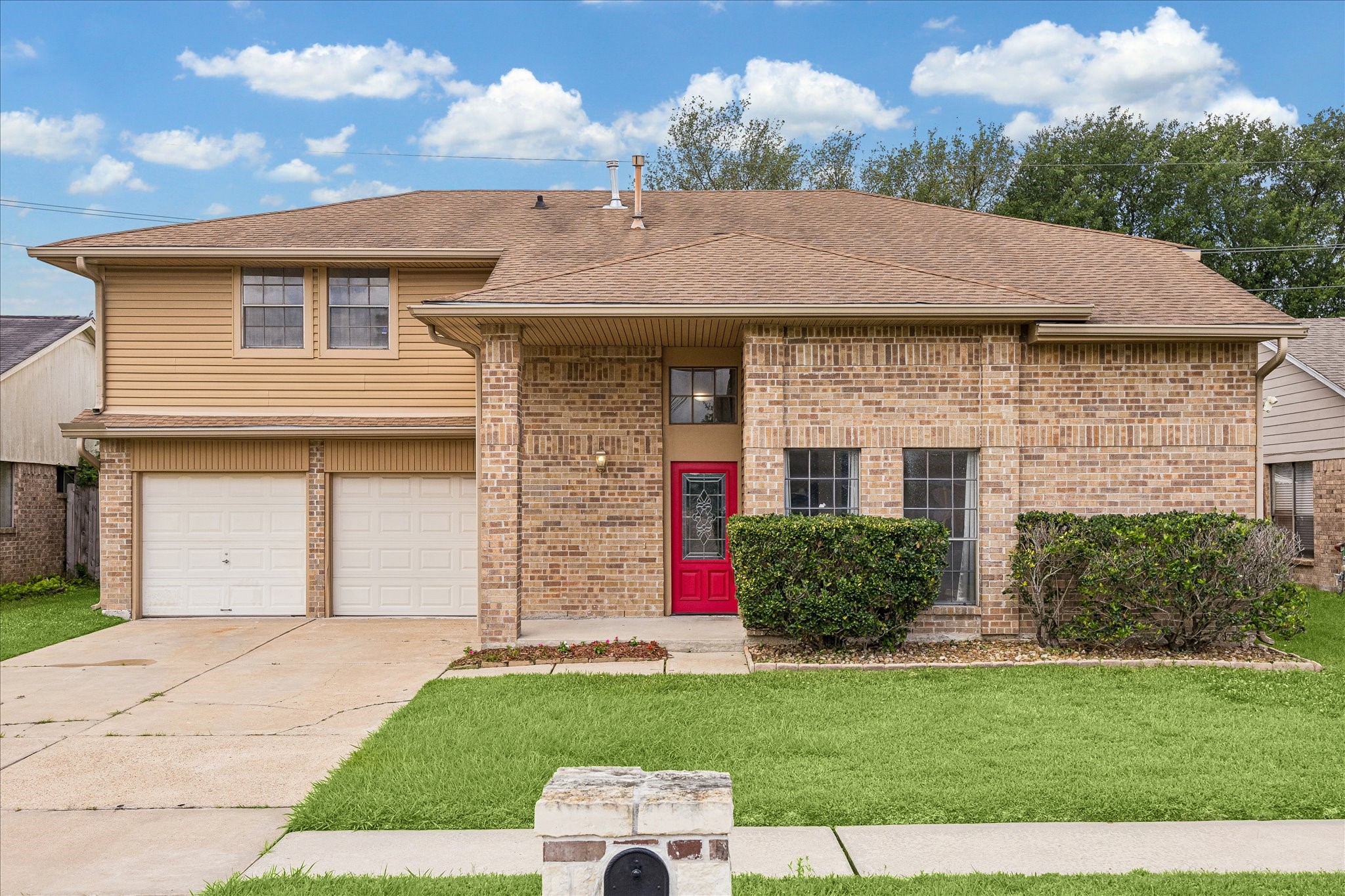 8915 Lakeside Forest Drive Property Photo 1