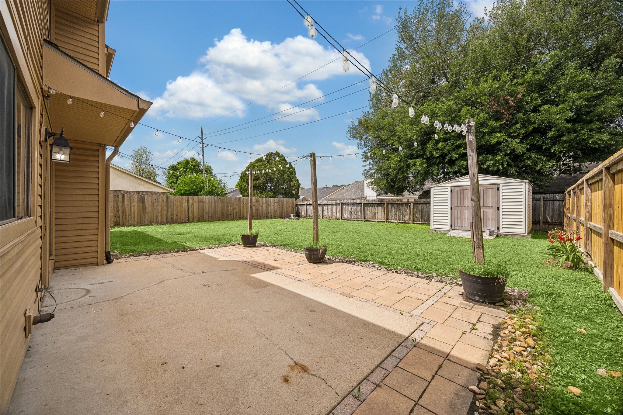 8915 Lakeside Forest Drive Property Photo 20