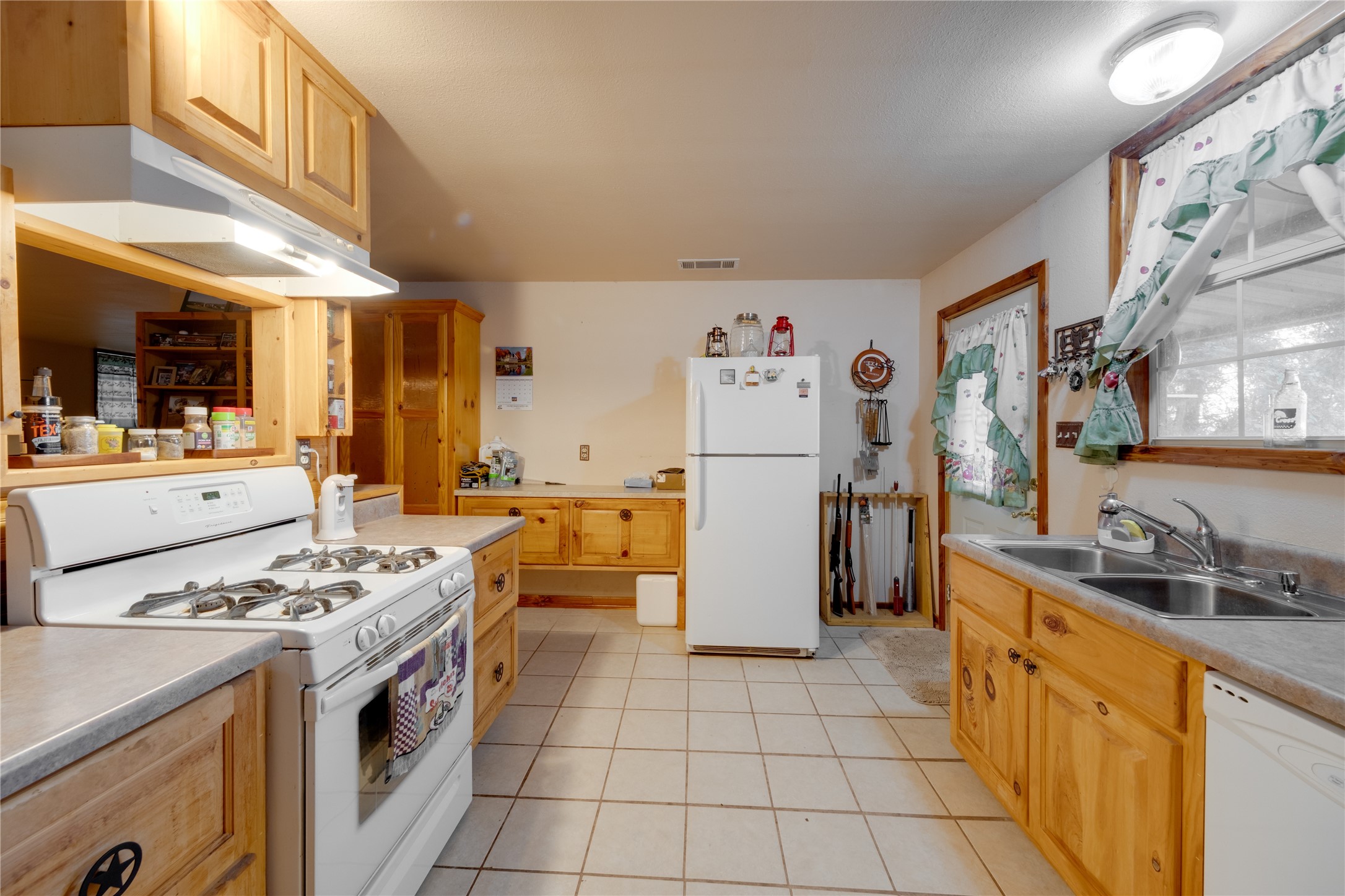 210 An County Road 2604 Property Photo 5