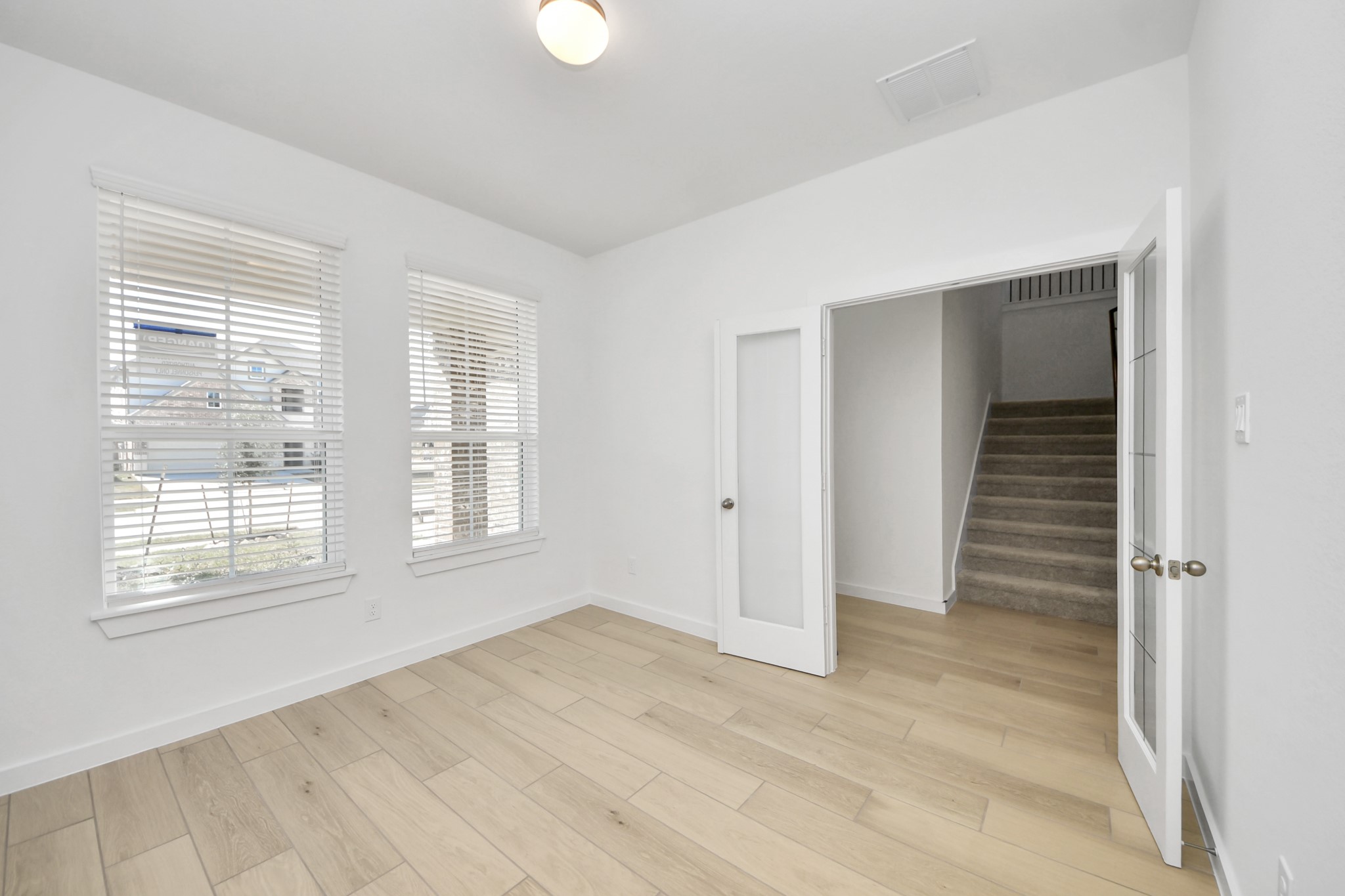 24519 Broad Park Ct Property Photo 4