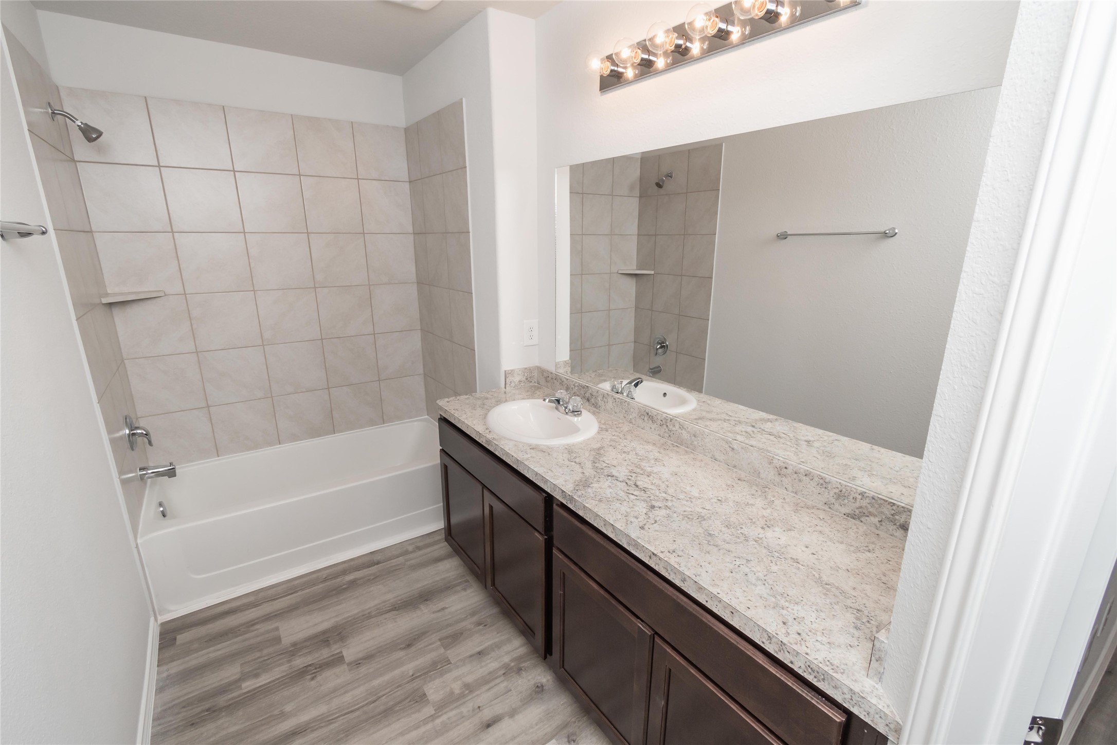 18606 Tarlo River Trail Property Photo 11