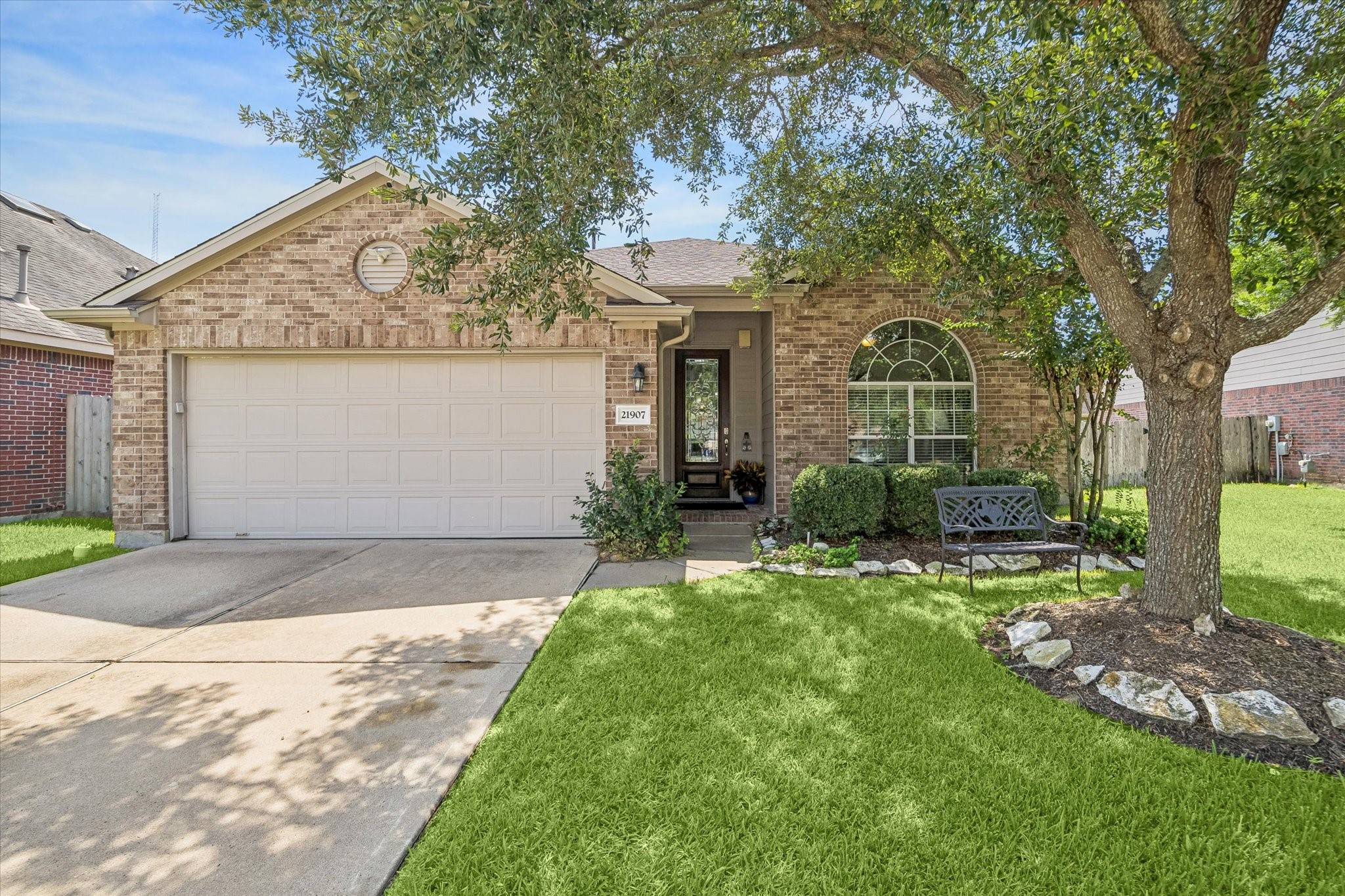 21907 Sunvolt Court Property Photo 4