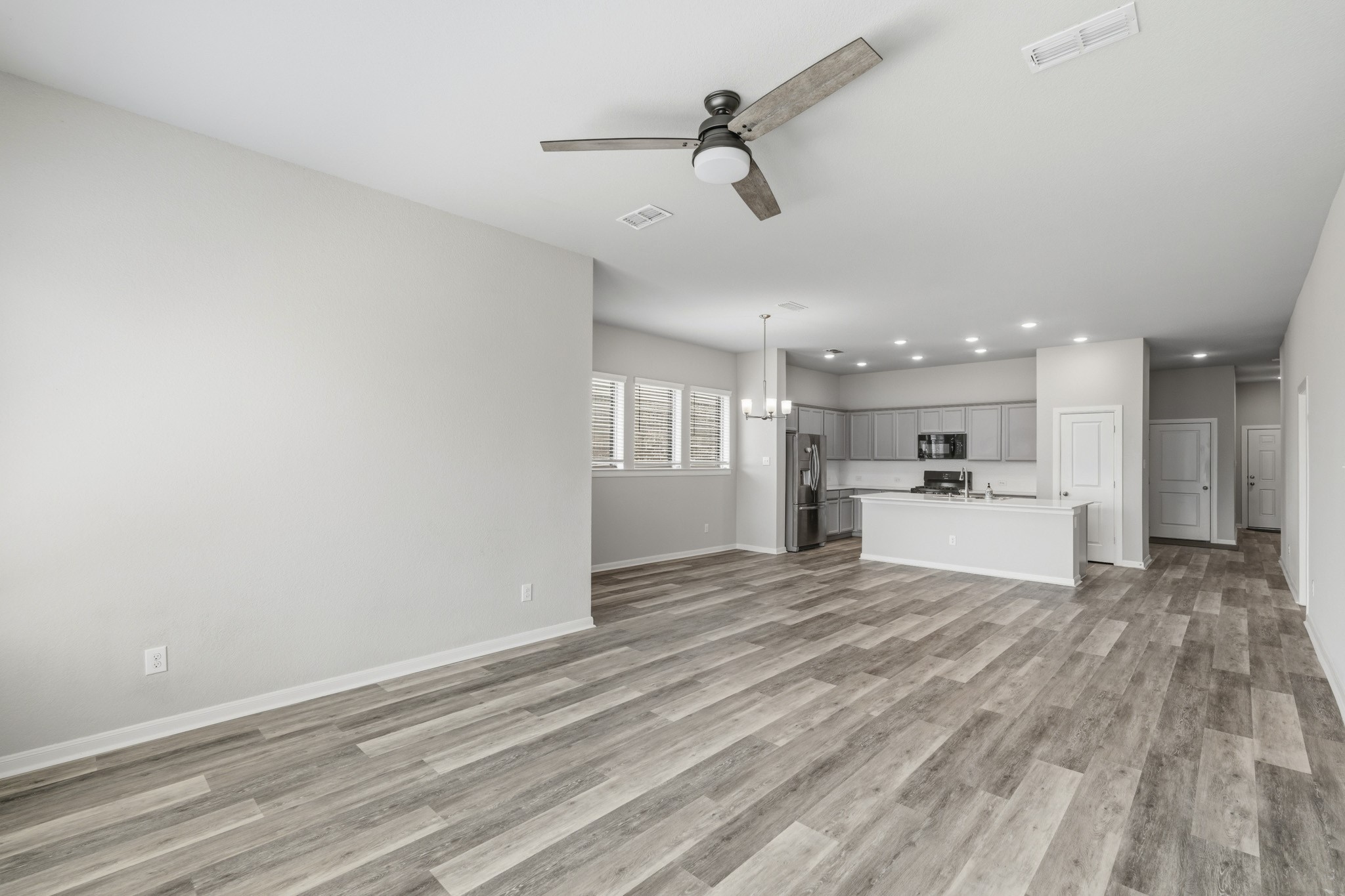 10055 Napier Drive Property Photo 4