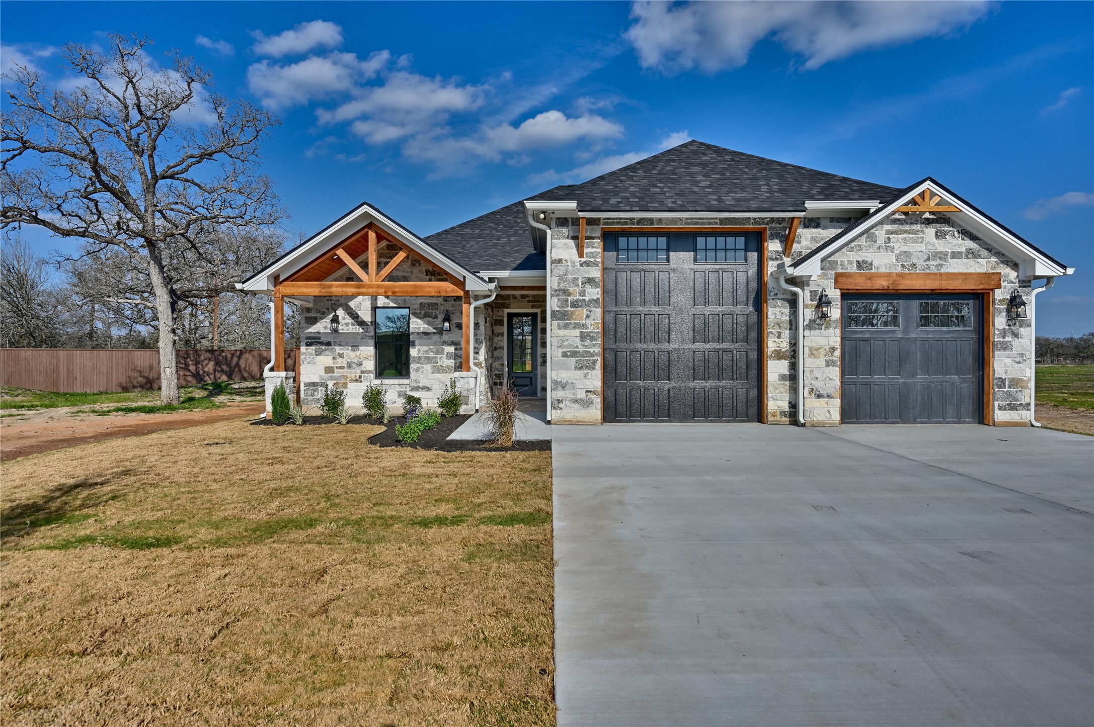 746 Lake Day Drive Property Photo 1
