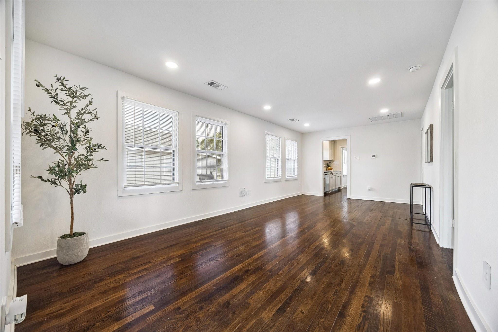 1907 Ave N Property Photo 3