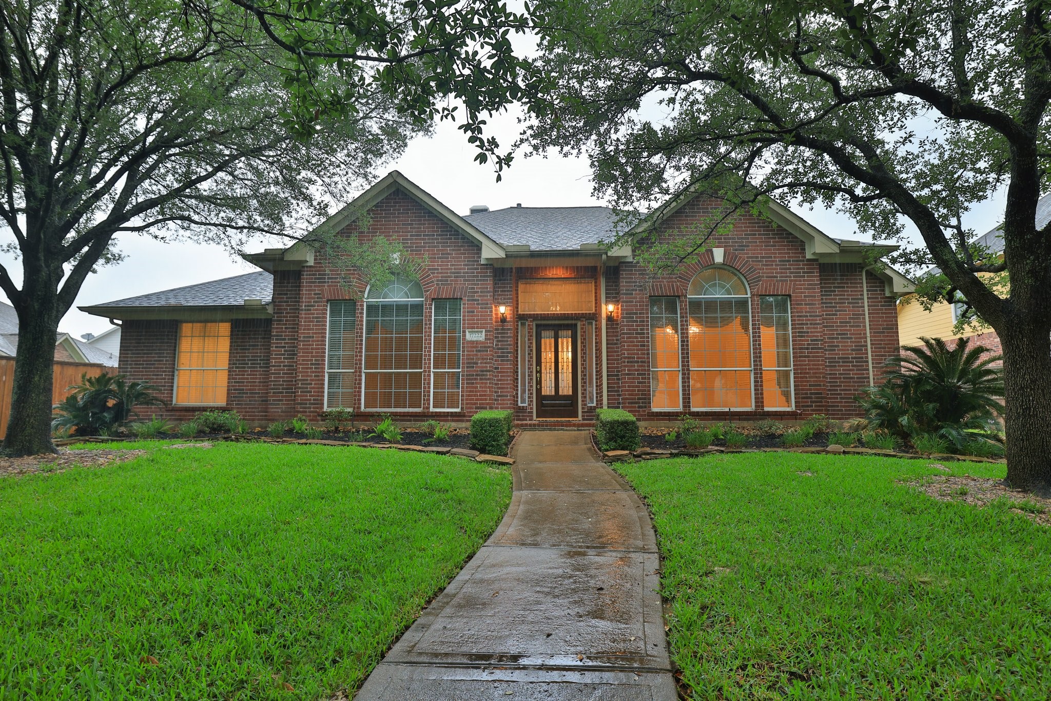 17222 Leeside Drive Property Photo 2
