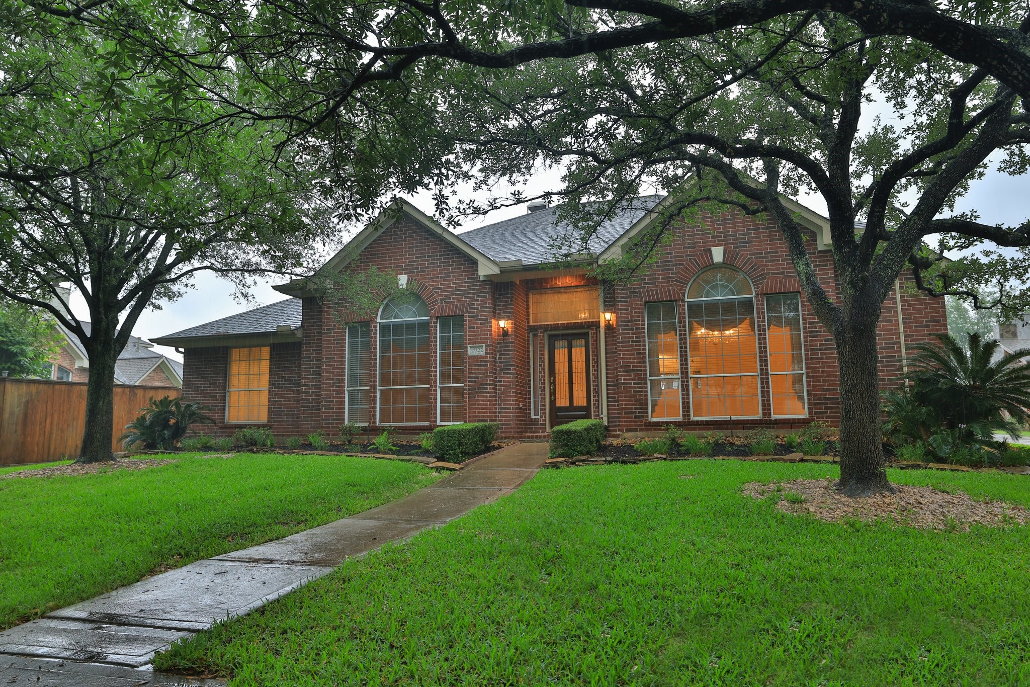 17222 Leeside Drive Property Photo 3