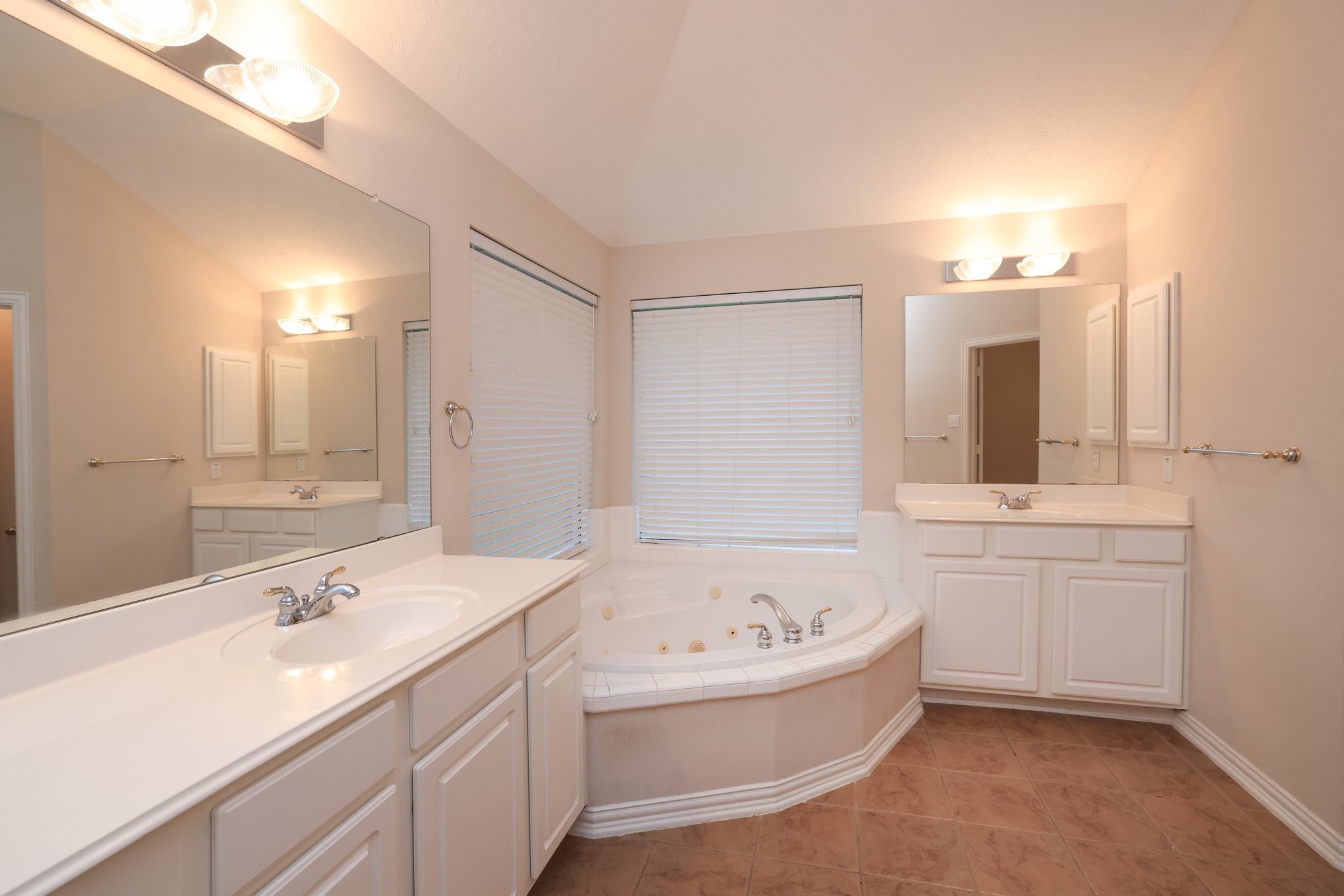 17222 Leeside Drive Property Photo 20