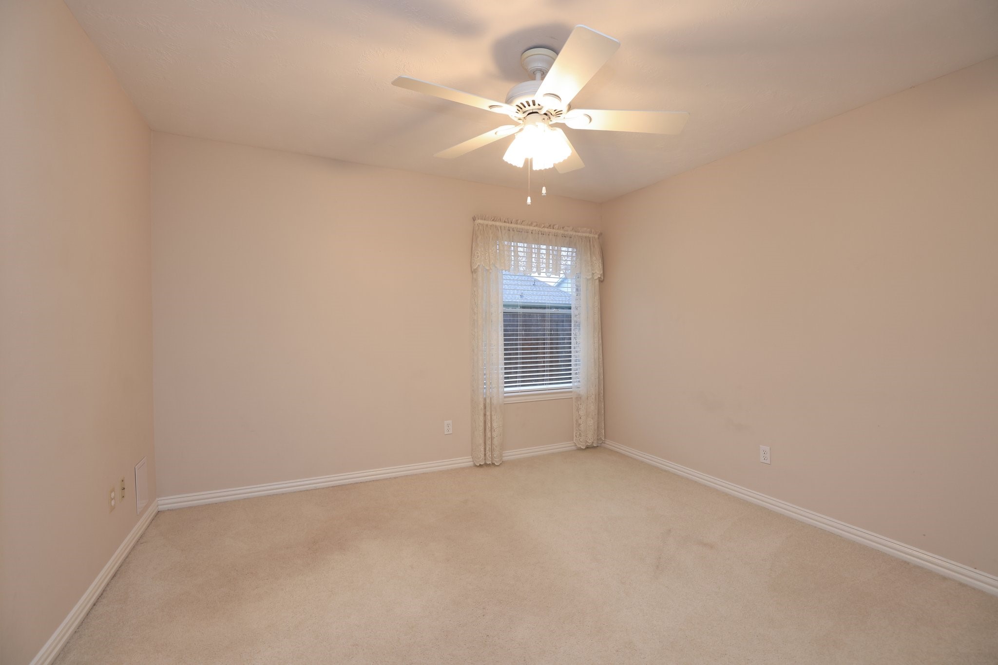 17222 Leeside Drive Property Photo 23