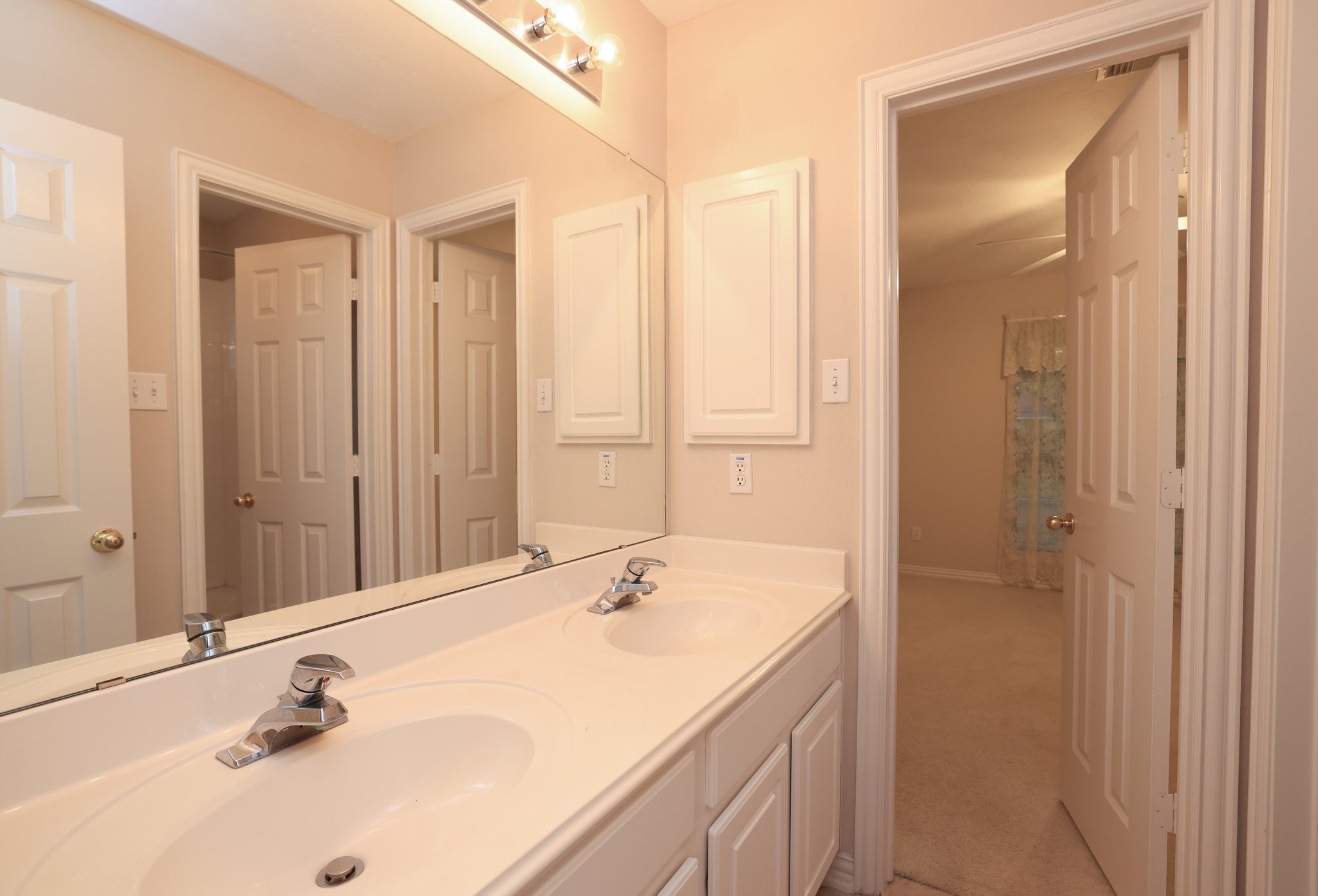17222 Leeside Drive Property Photo 25