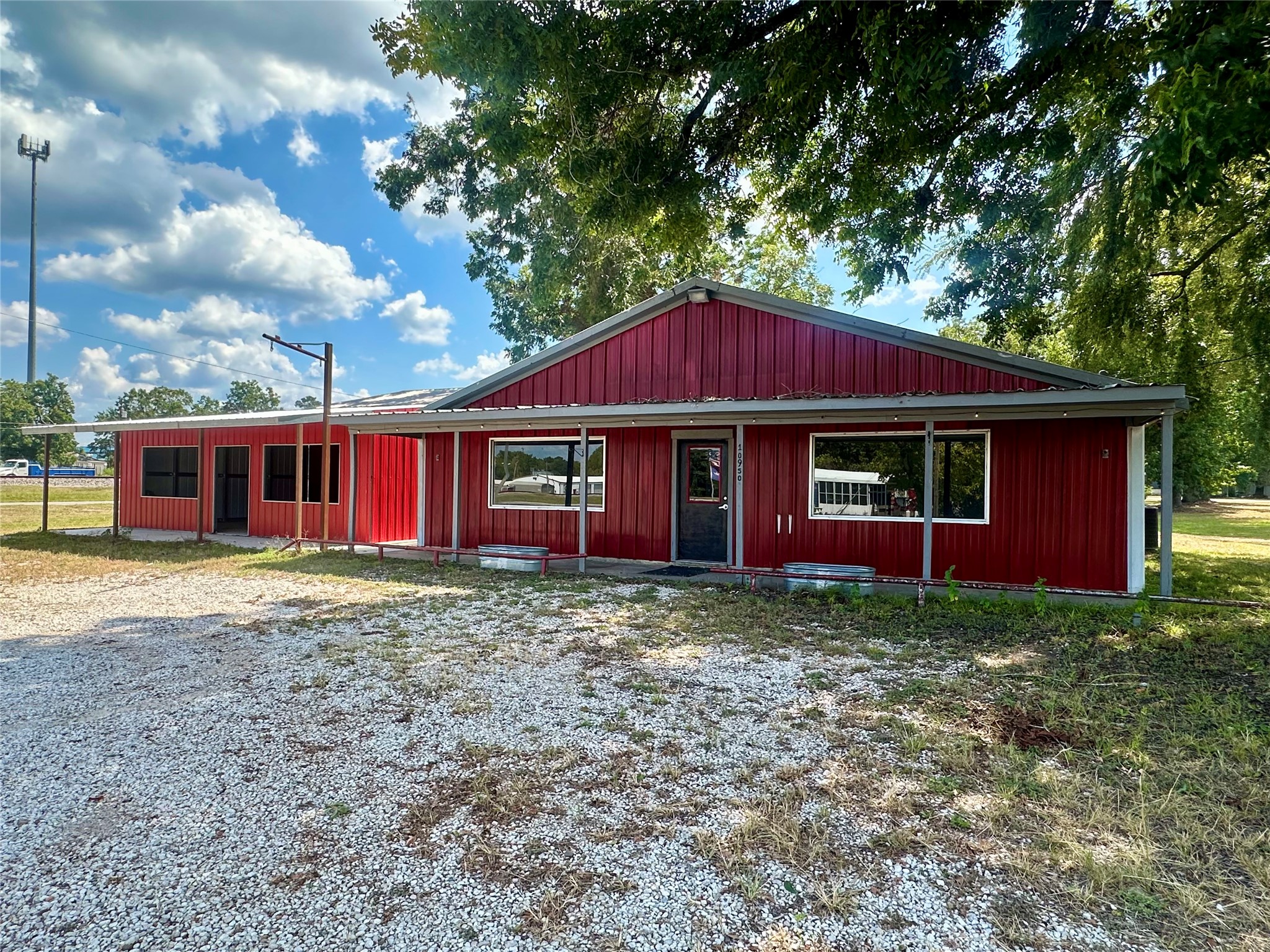 10950 Highway 150 Property Photo 1
