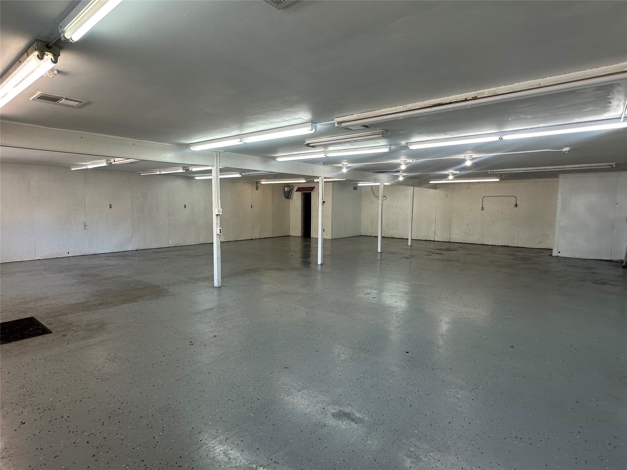 10950 Highway 150 Property Photo 5