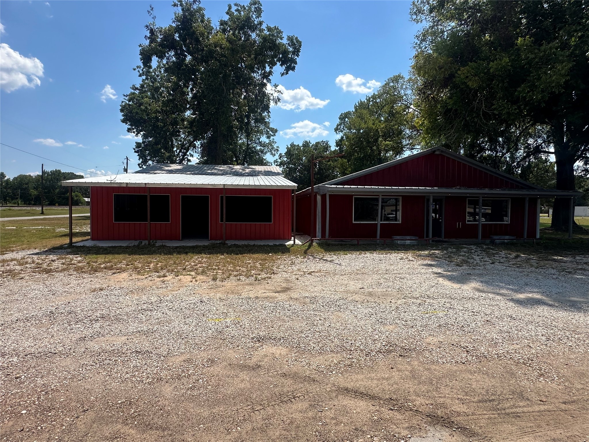 10950 Highway 150 Property Photo 9