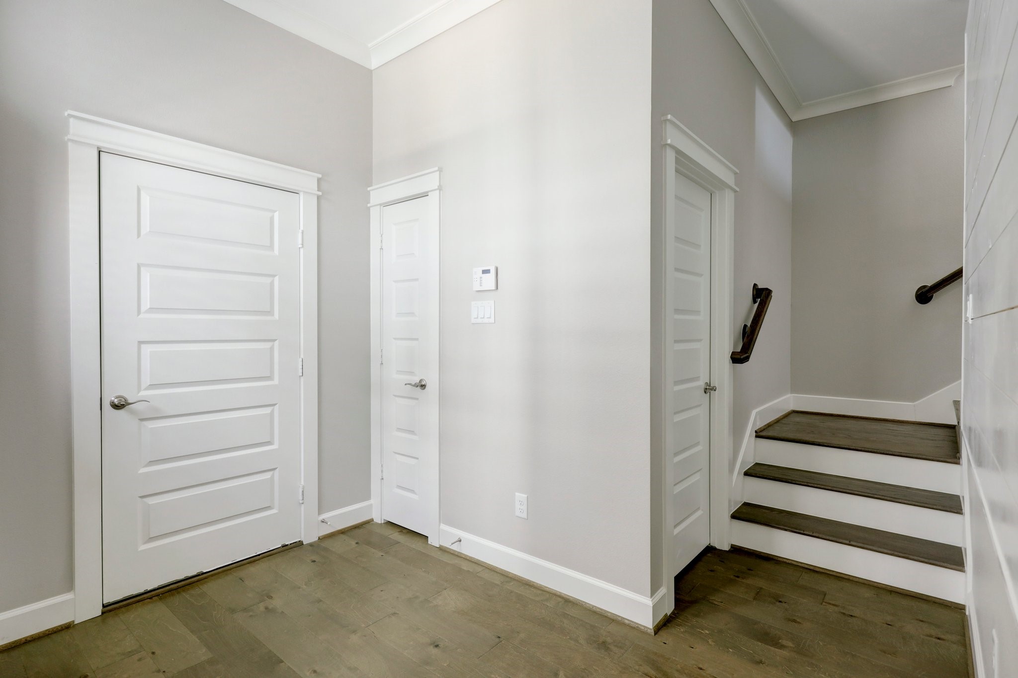 5233 Larkin Street B Property Photo 2