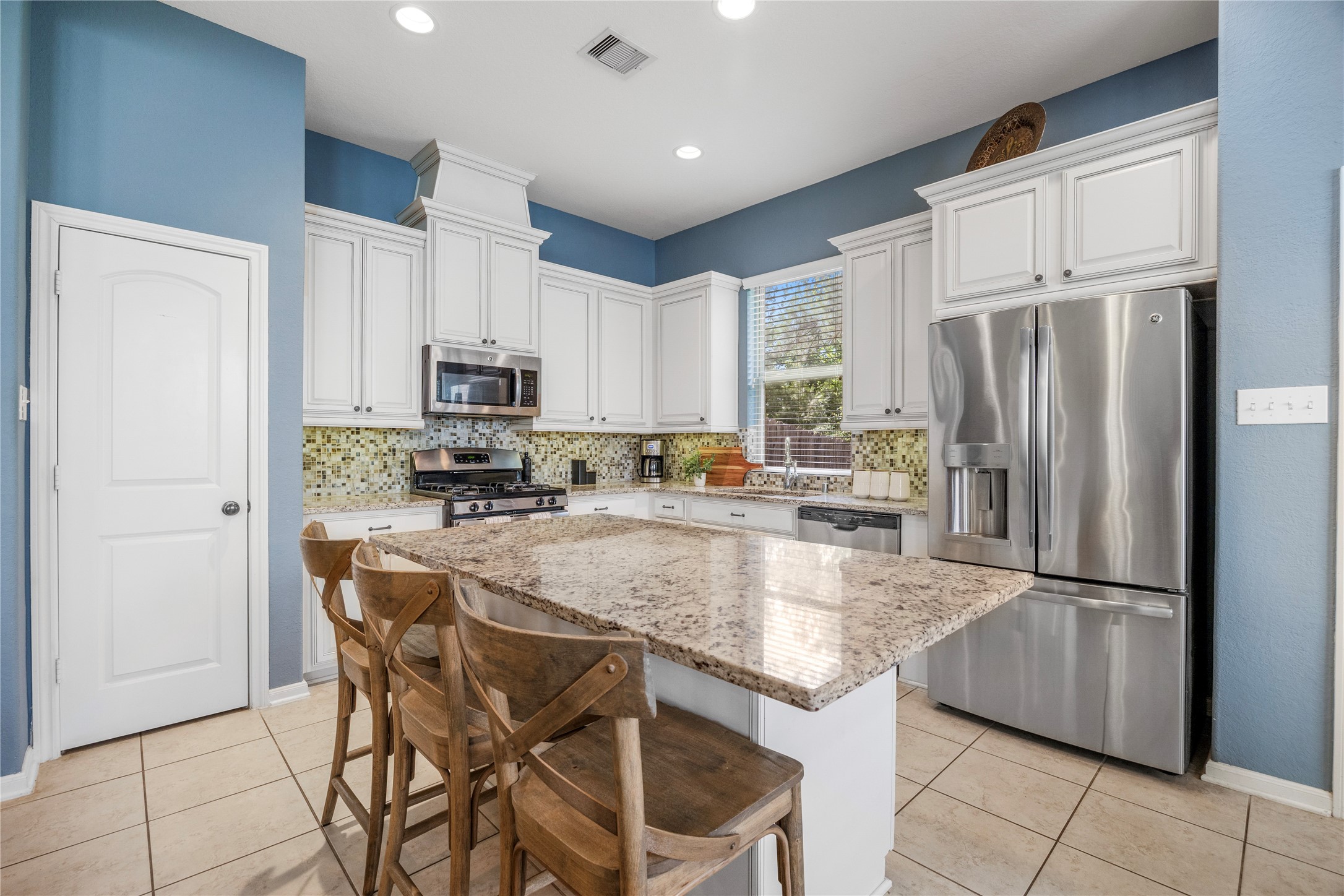 122 Cheswood Forest Drive Property Photo 1