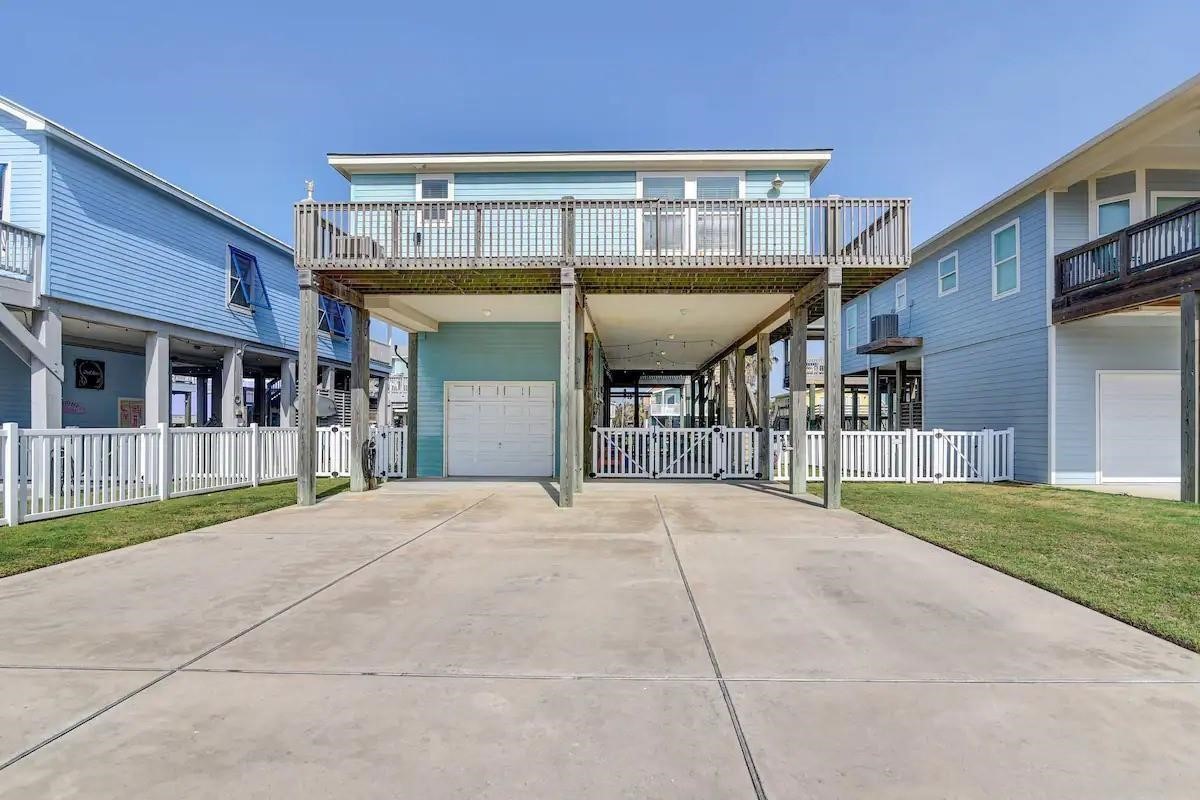 22122 Cantina Drive Property Photo 1