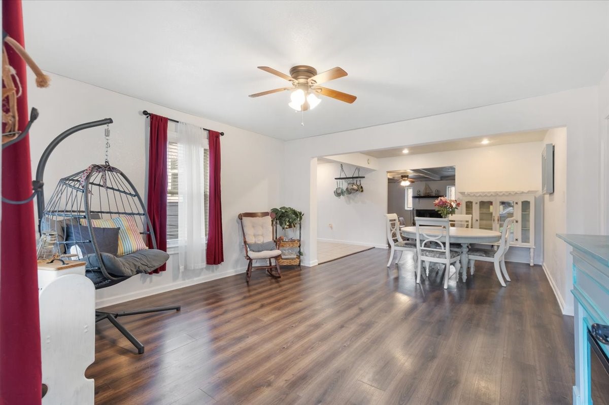 1202 E Fayle Street Property Photo 4
