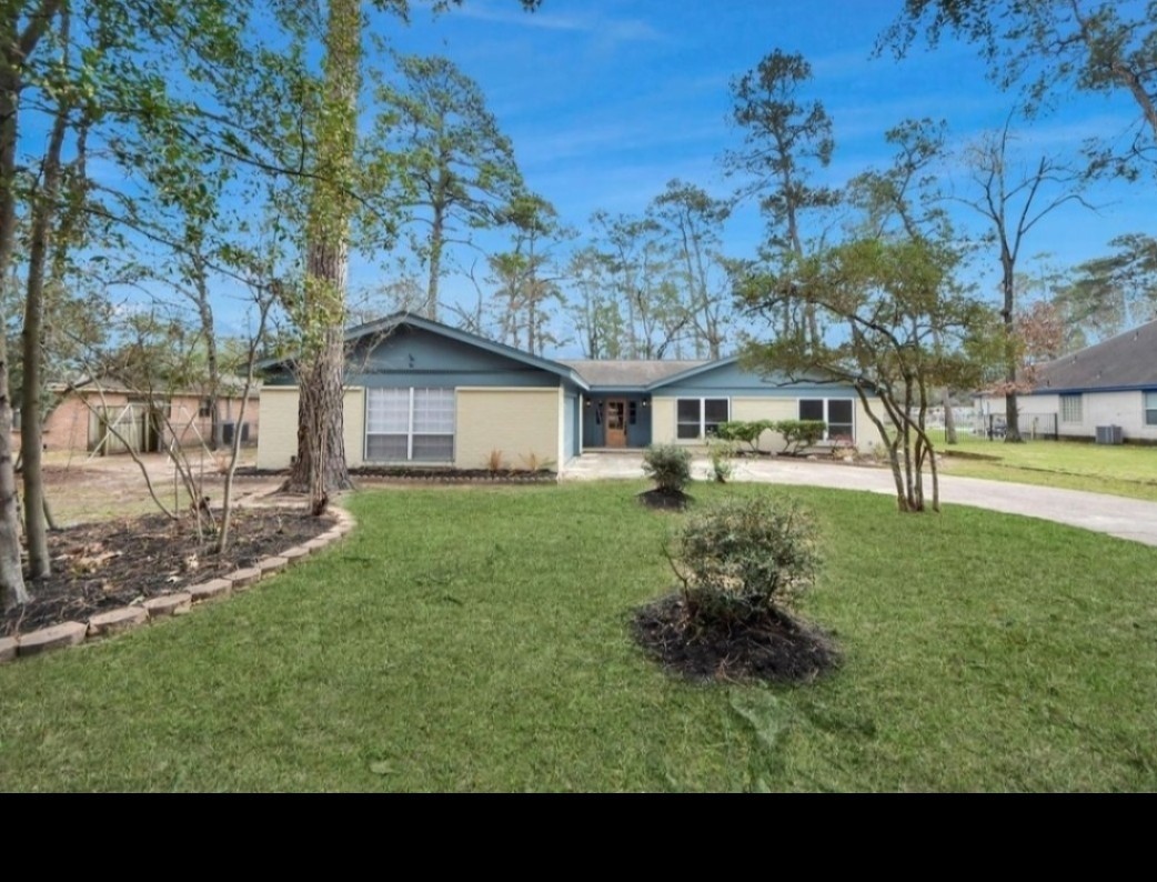 26206 Maplewood Drive Property Photo 3