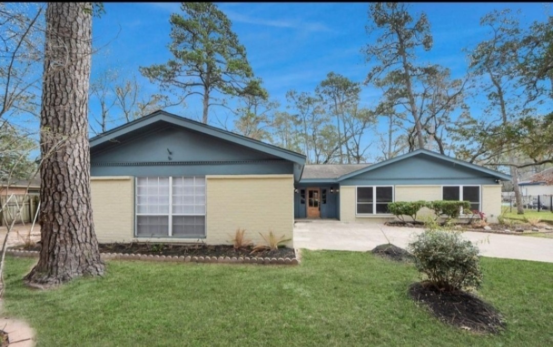 26206 Maplewood Drive Property Photo 4
