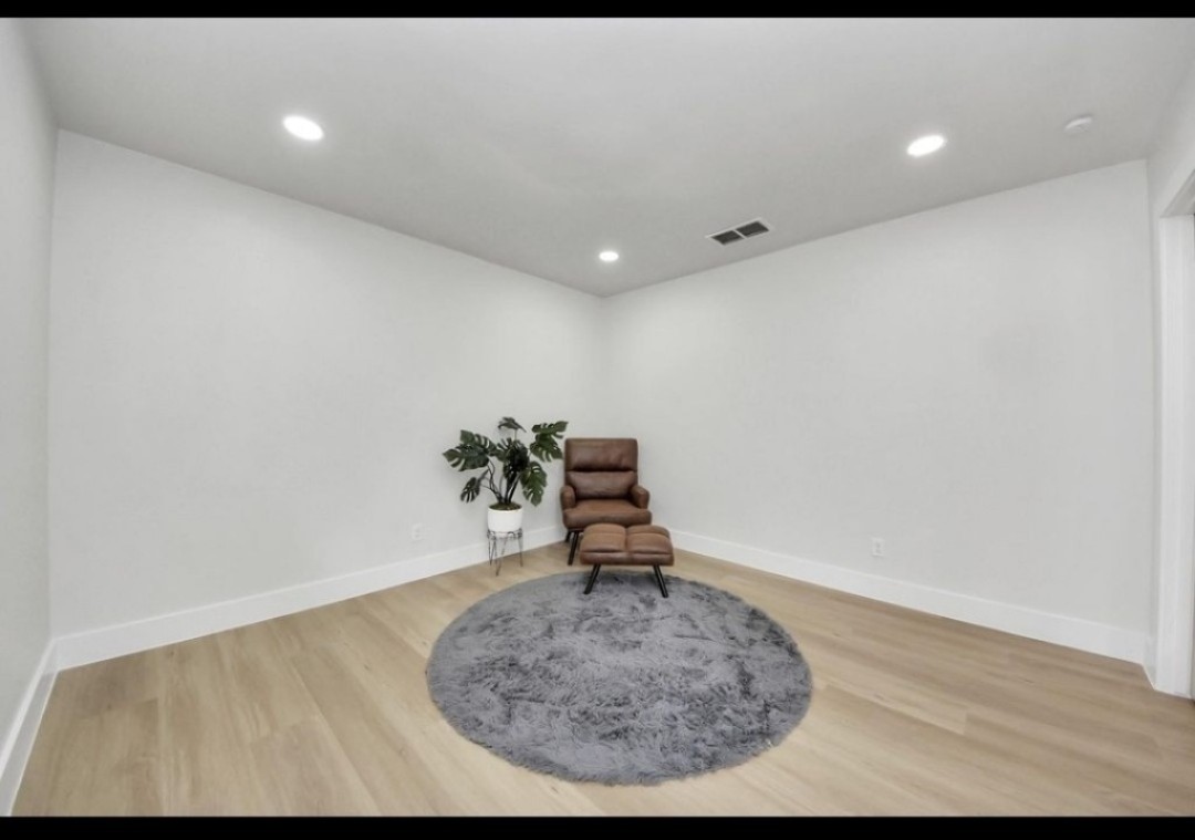26206 Maplewood Drive Property Photo 10