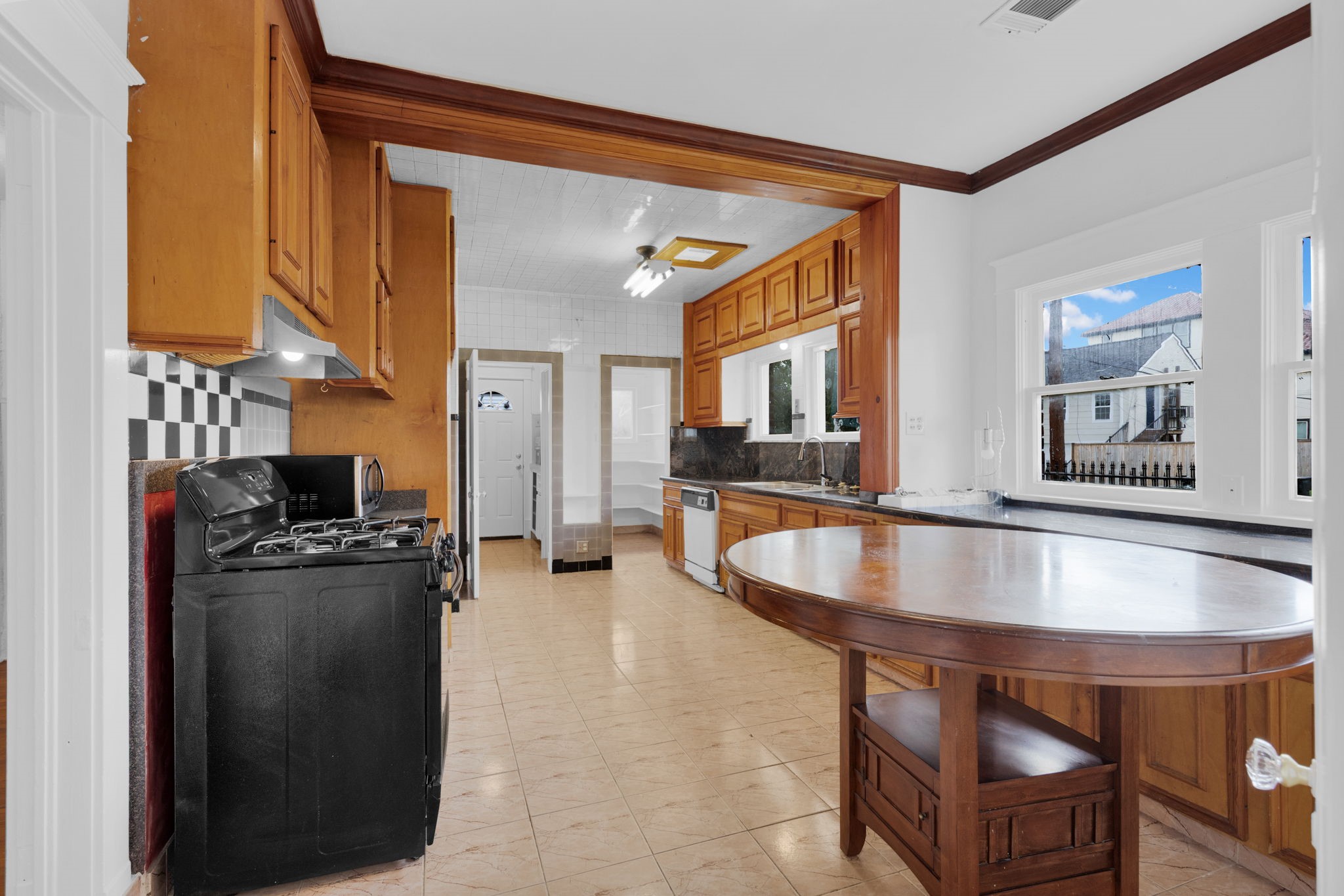 1702 Ruth Street Property Photo 9