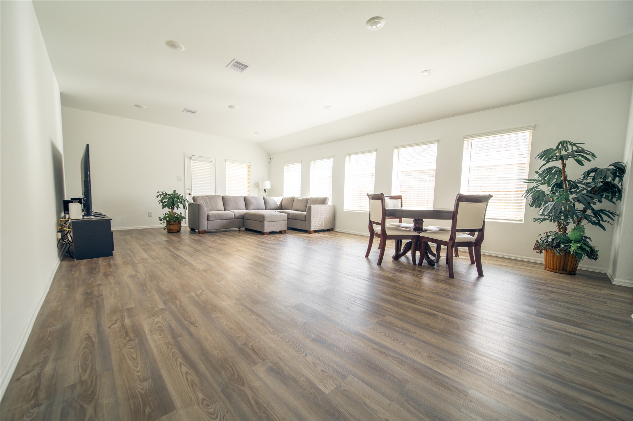 2607 Olivine Stone Drive Property Photo 2