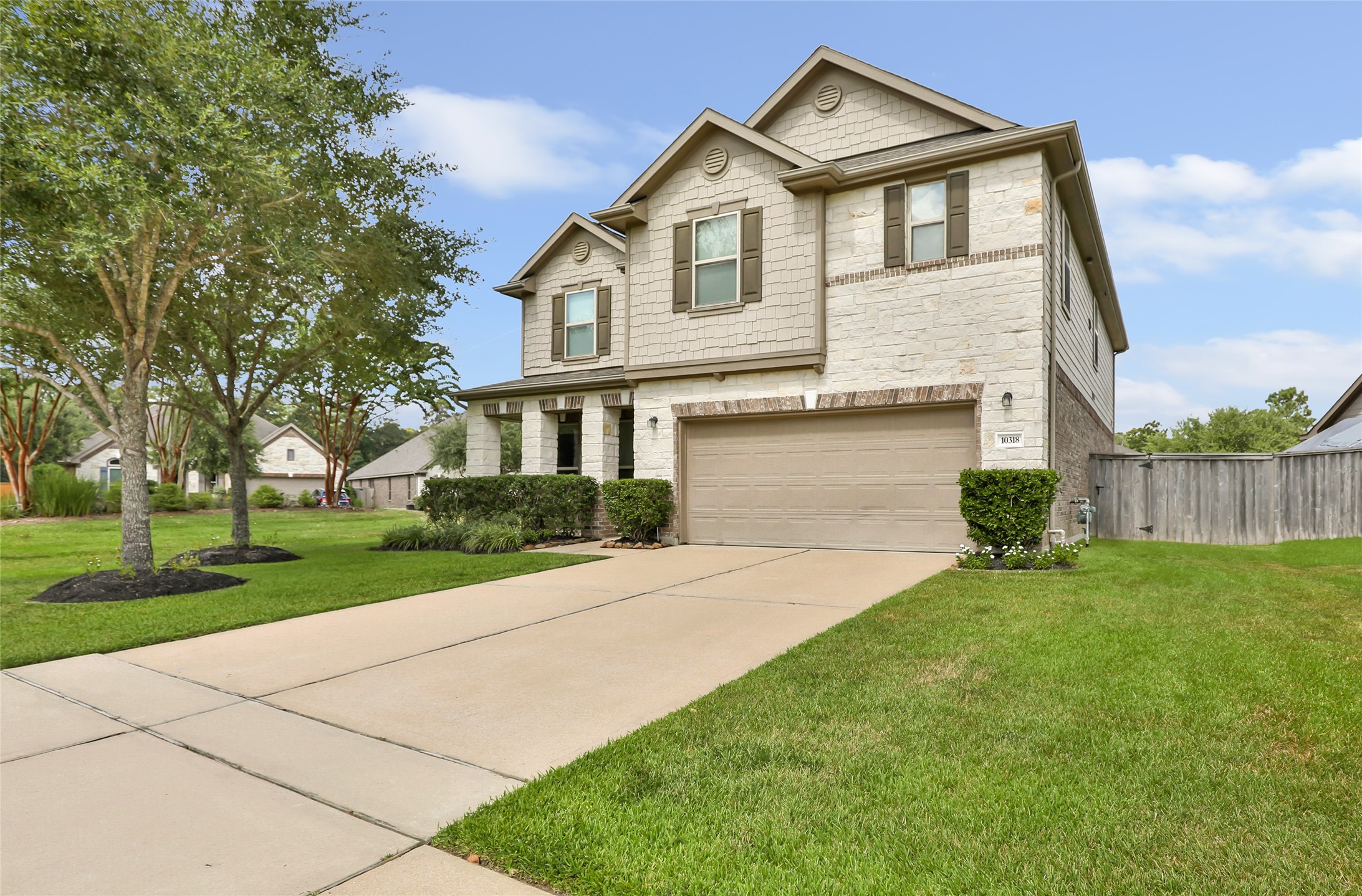 10318 Peeble Trail Court Property Photo 3