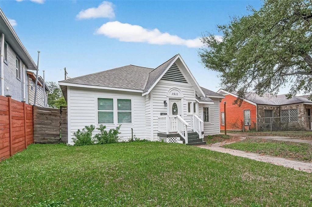 1511 Scharpe Street 2 Property Photo 2