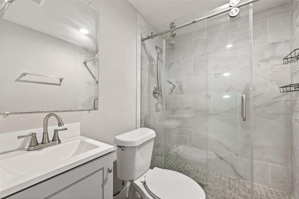 1511 Scharpe Street 2 Property Photo 11