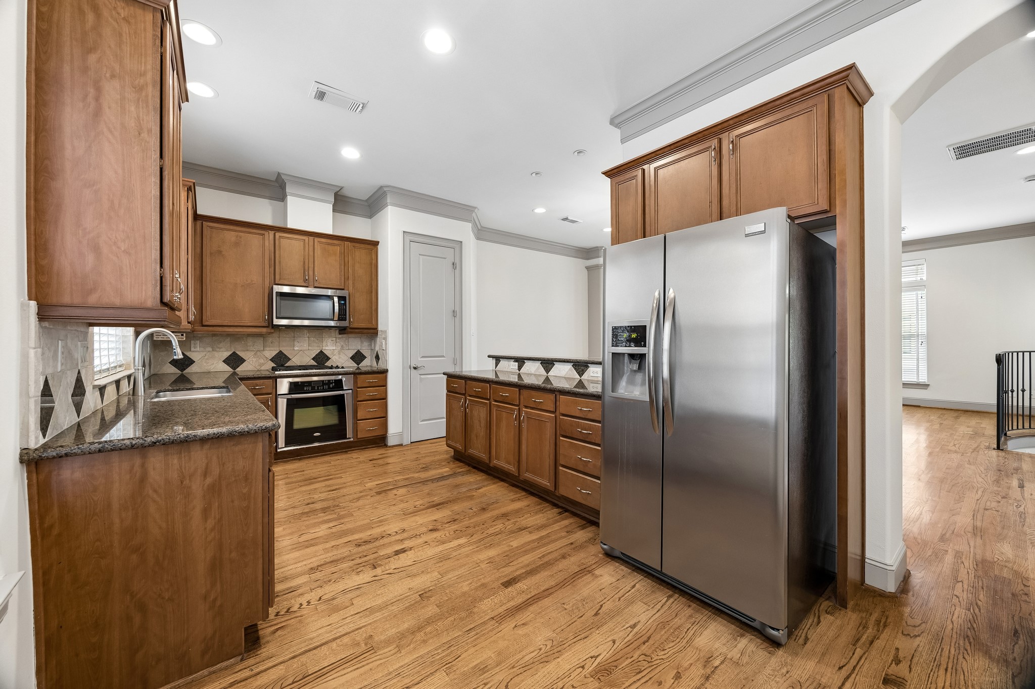 6304 Prague Street Property Photo 3