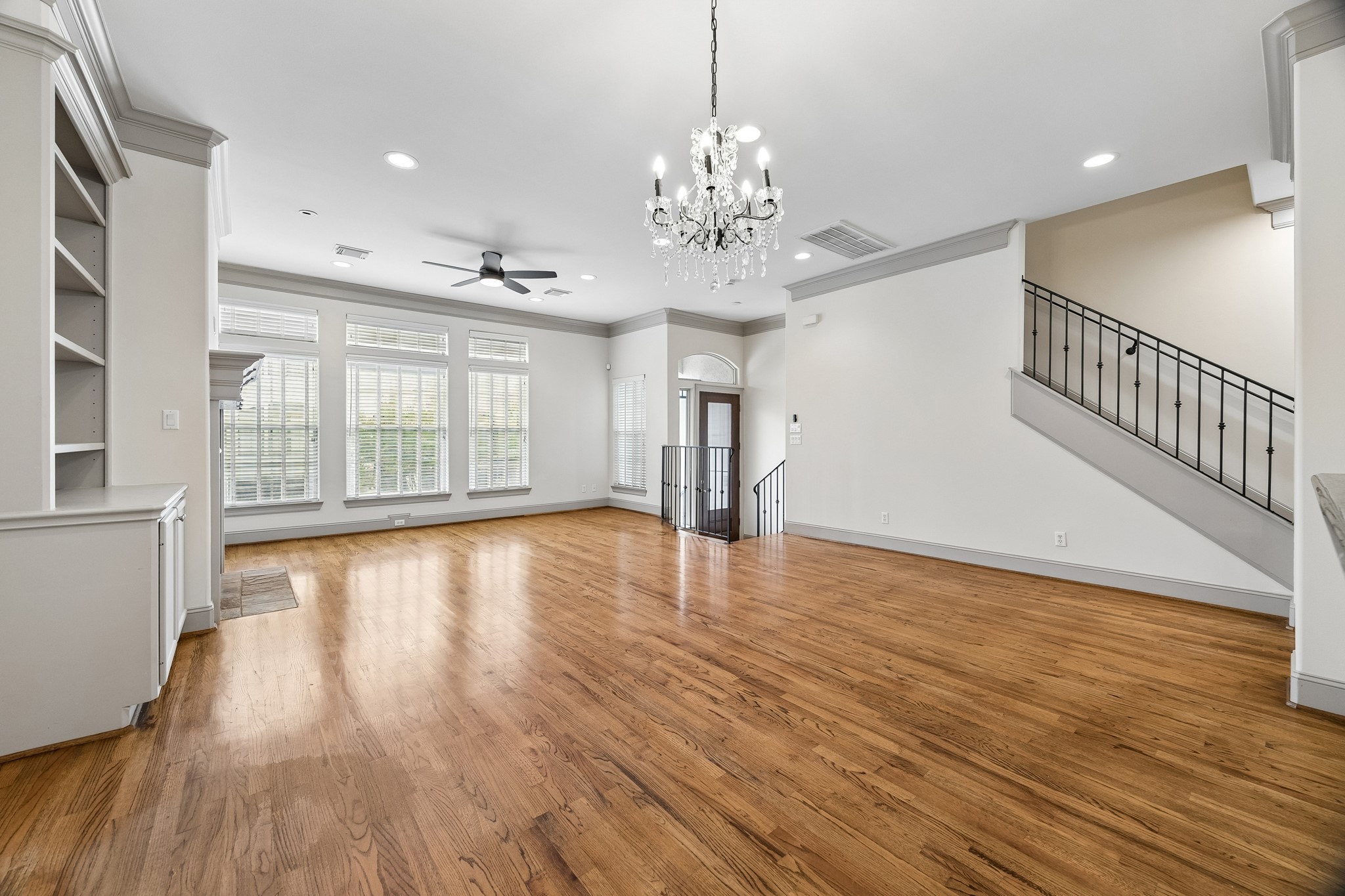 6304 Prague Street Property Photo 4