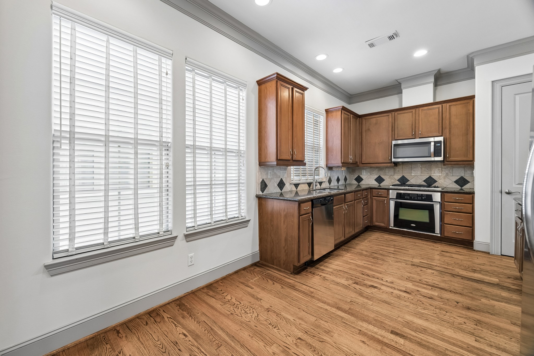 6304 Prague Street Property Photo 13