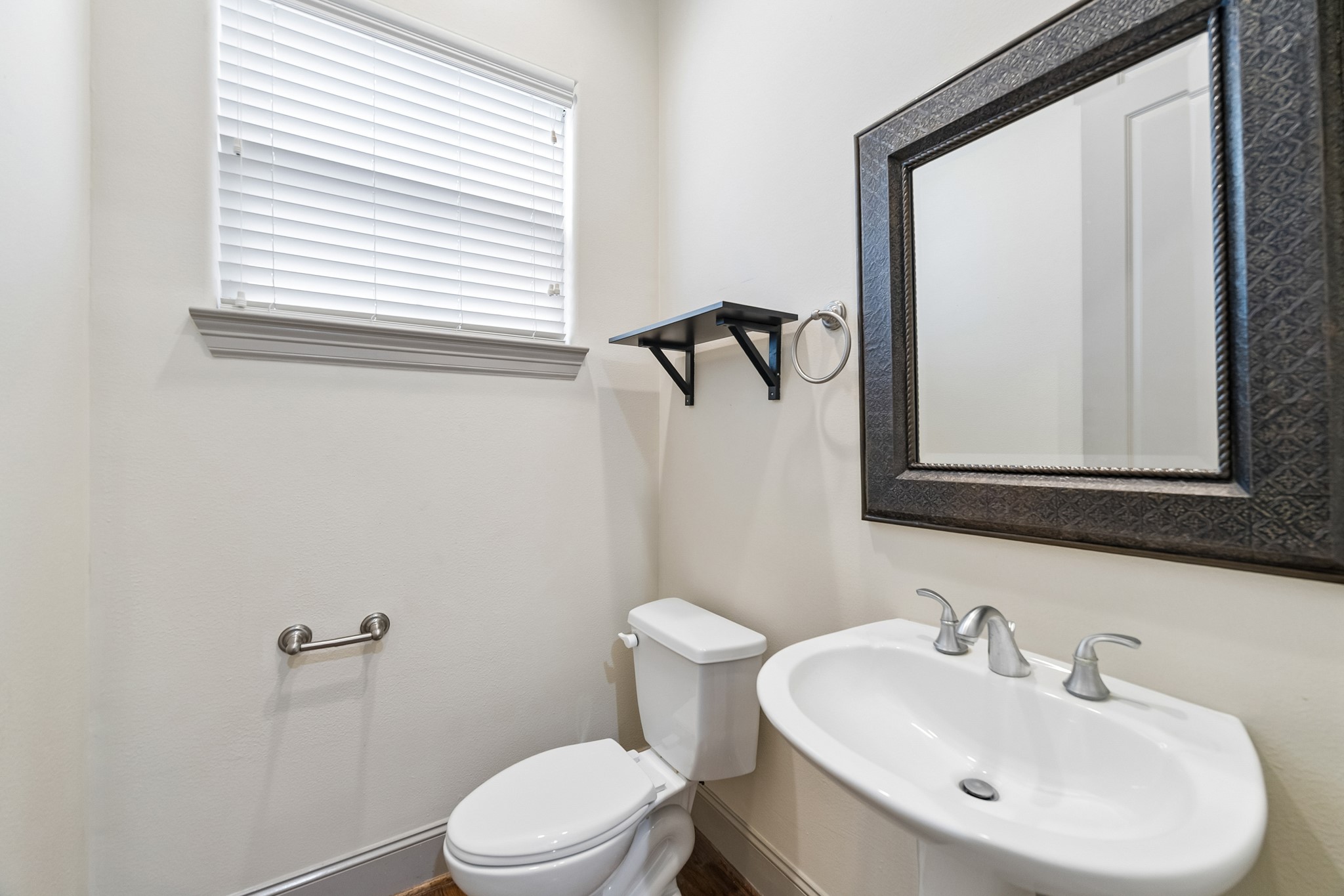 6304 Prague Street Property Photo 15