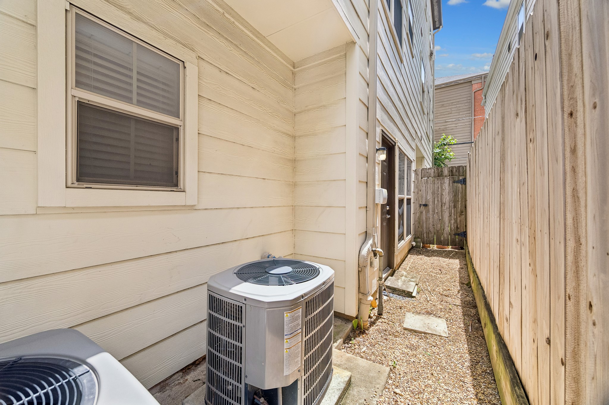 6304 Prague Street Property Photo 24