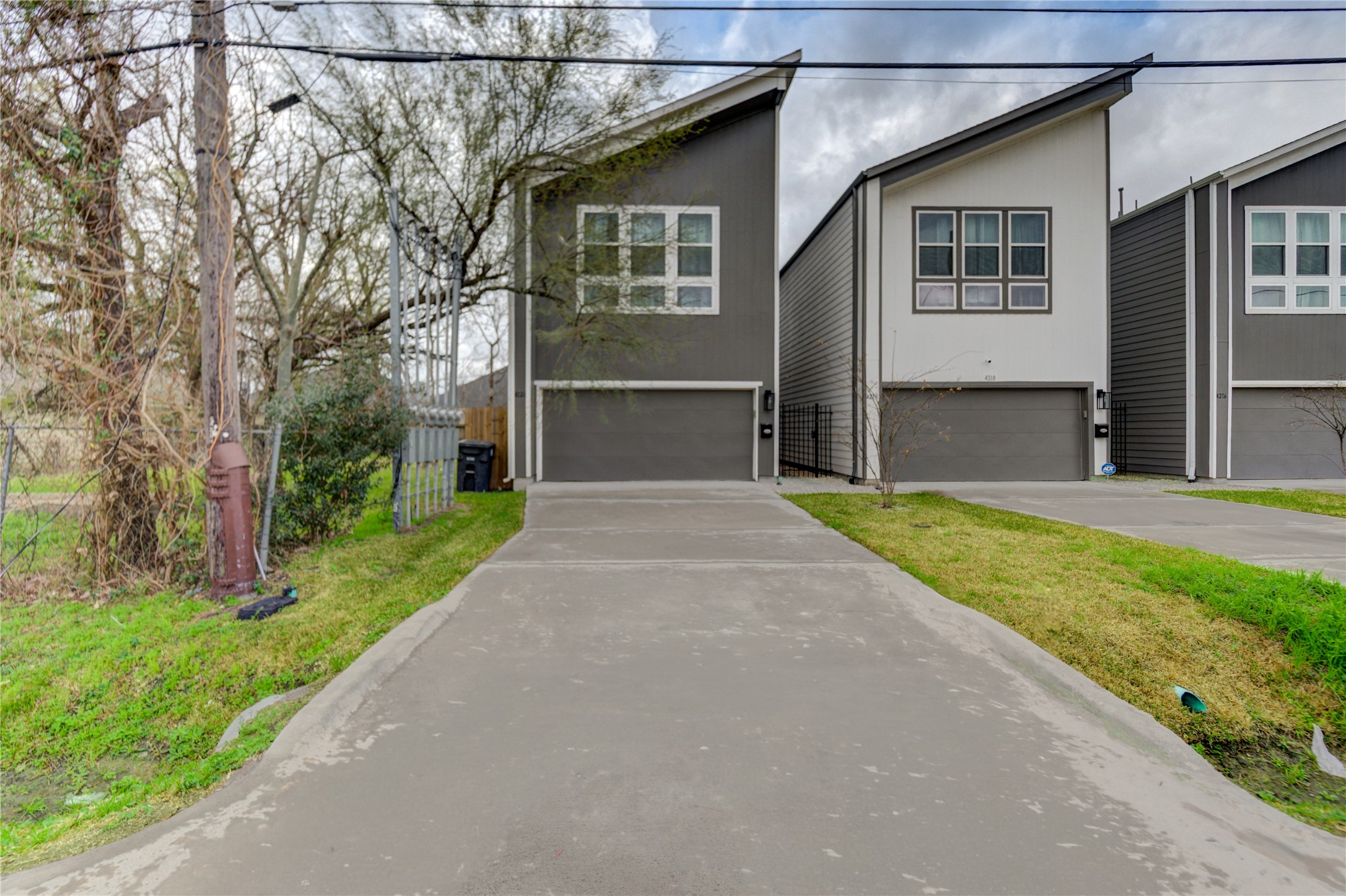 4220 Mckinley Street Property Photo 3